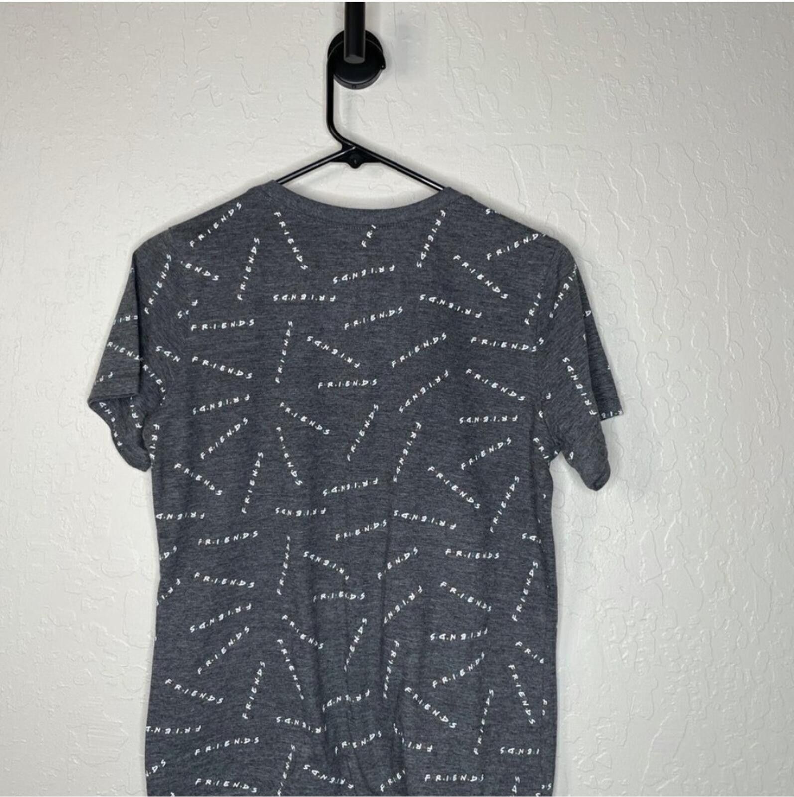 Amongst Friends Friends T Shirt Size M / US 6-8 / IT 42-44 - 6 Thumbnail