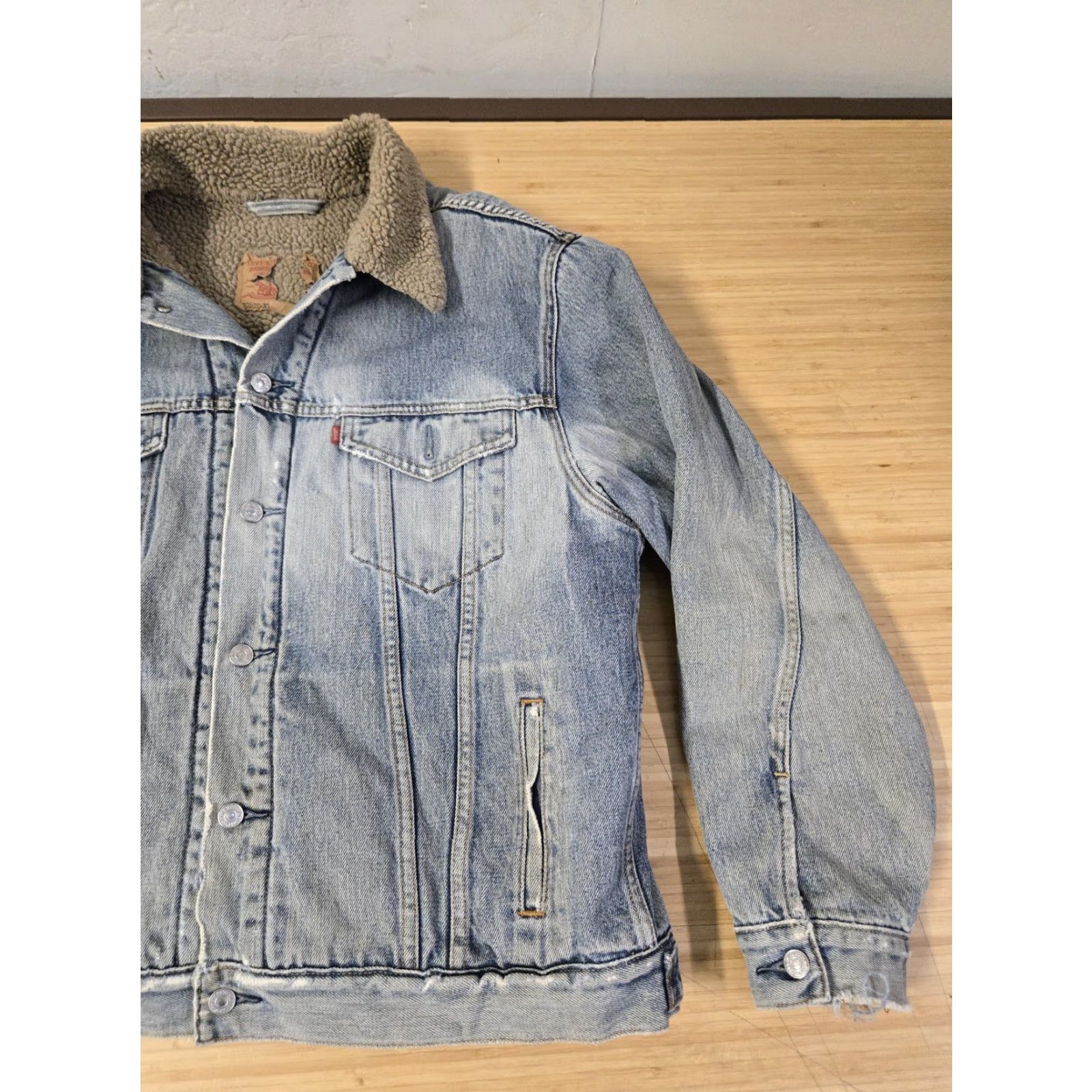 Levi's VINTAGE Levi's Trucker Jacket Mens XL Blue Denim Sherpa Lined Distressed 90s Bomber Style Button Front Fisher? Size US XL / EU 56 / 4 - 2 Thumbnail