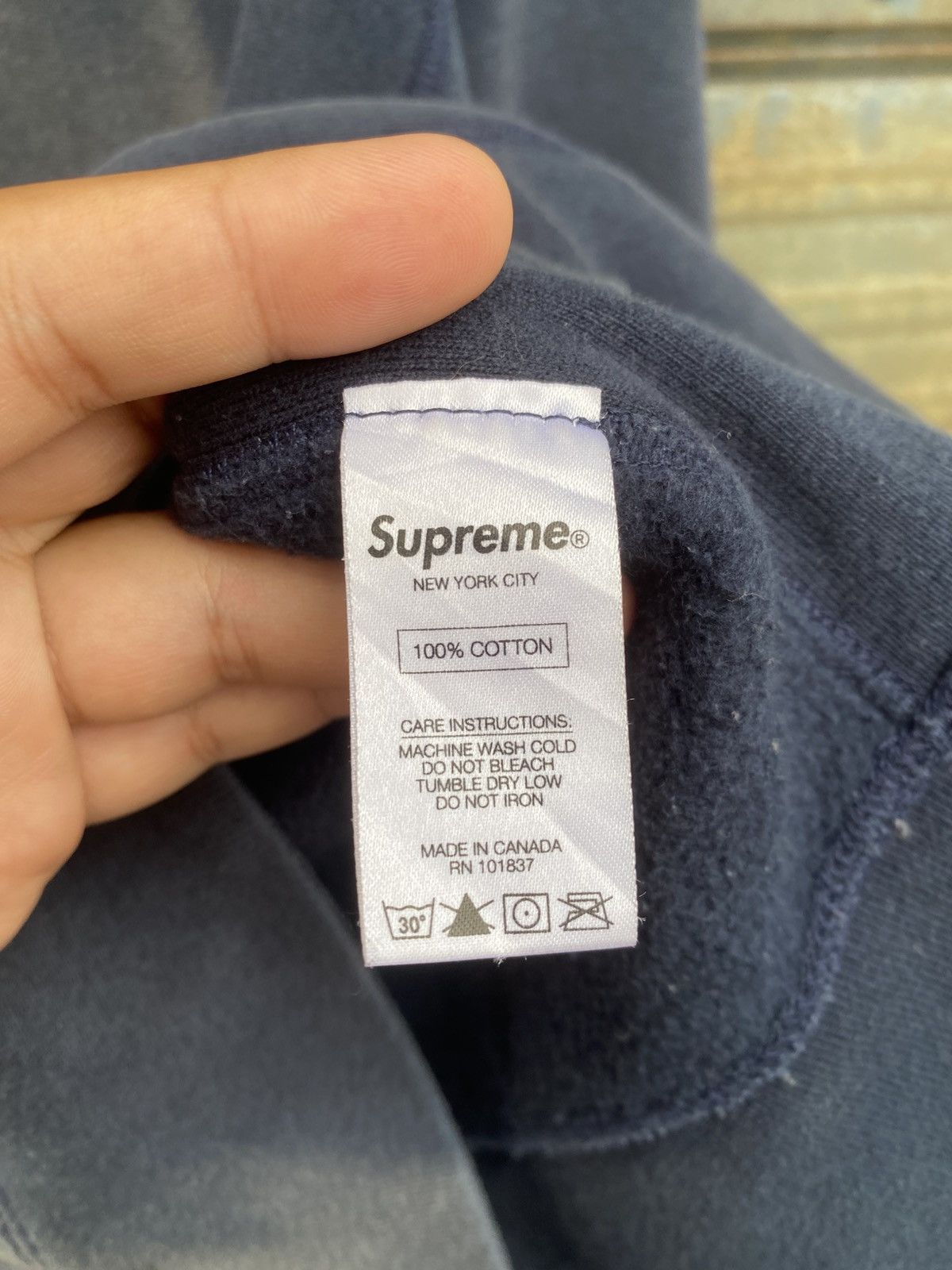 Supreme Faded Supreme Red Box Logo Small Crewneck Size US S / EU 44-46 / 1 - 9 Thumbnail