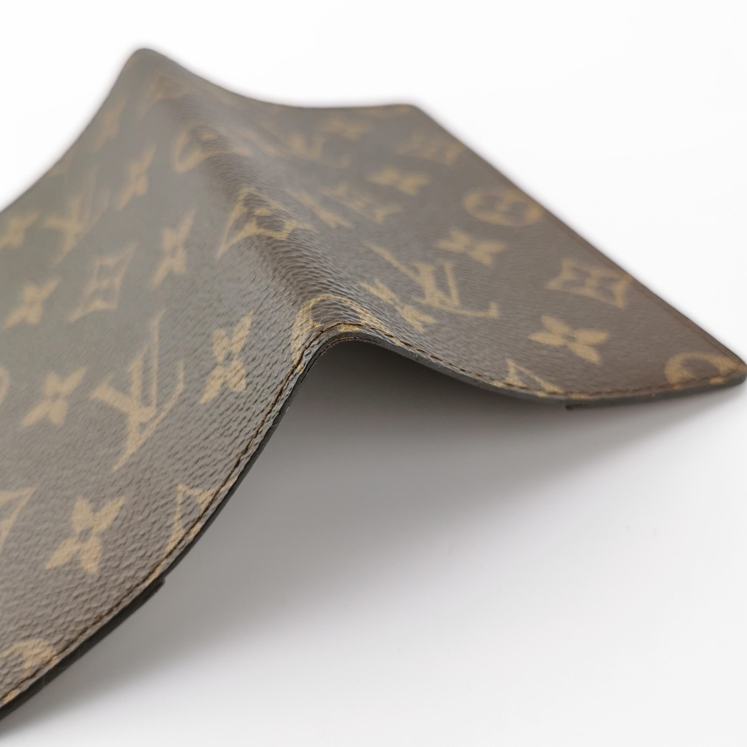 Louis Vuitton Louis Vuitton (LV) Monogram printed vintage notebook cover Size ONE SIZE - 8 Thumbnail