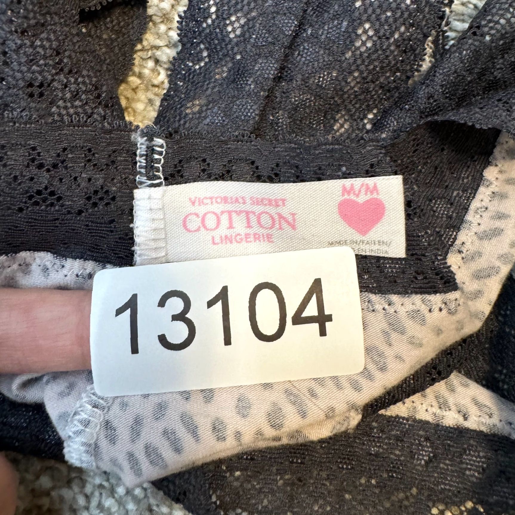 Victoria's Secret Victoria's Secret Panties Underwear Thong Medium Cheetah Leopard Lace Cheeky M Gray Mens Women Girls? Size 32" / US 10 / IT 46 - 5 Thumbnail