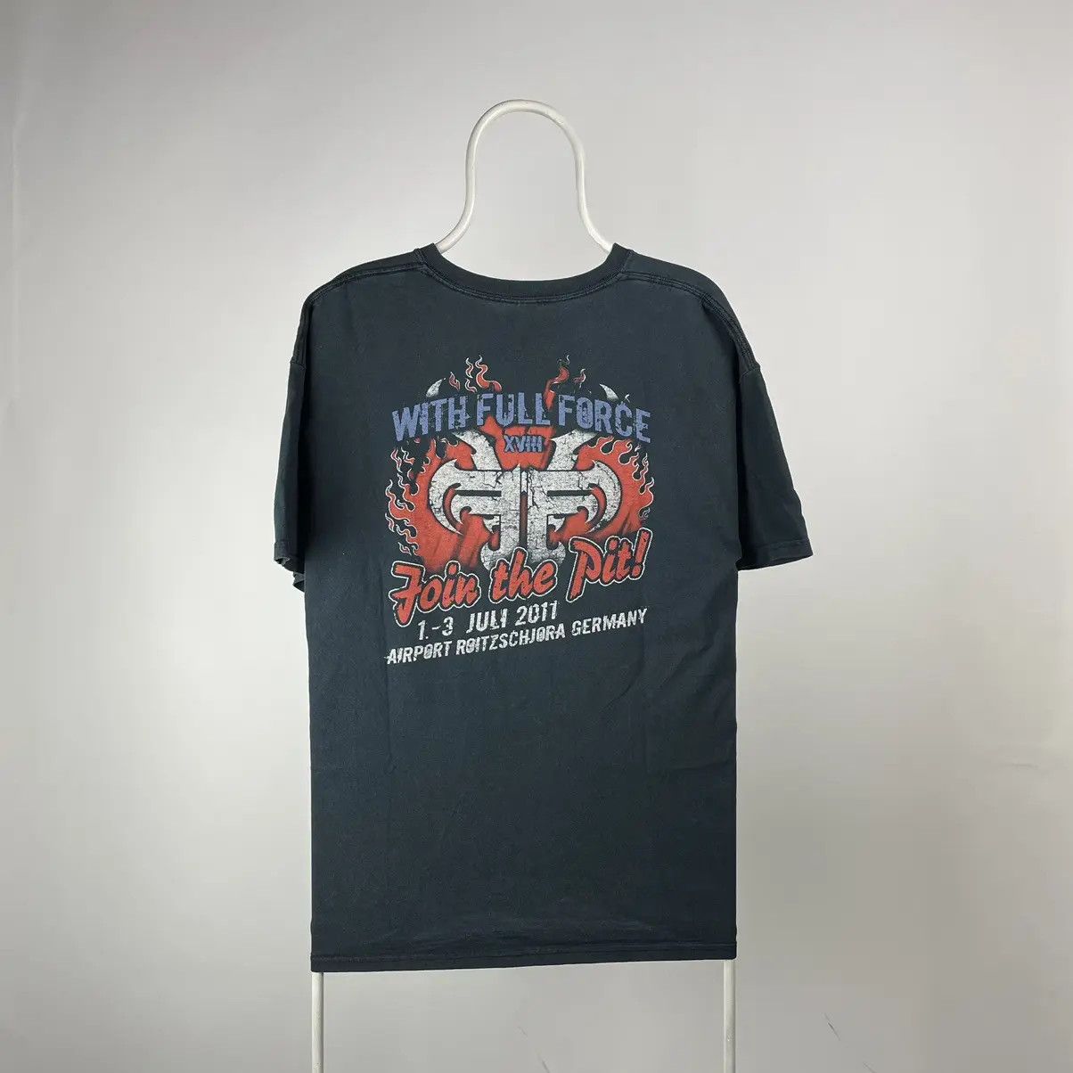 Band Tees Wff community T-shirt band tee vintage size XLarge Size US XL / EU 56 / 4 - 4 Thumbnail