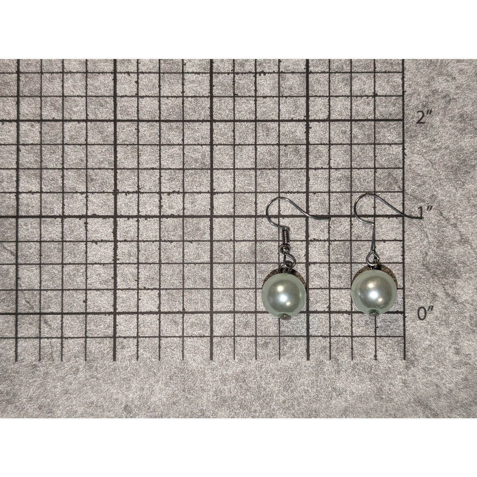 Vintage Pretty Vintage 1980s Pale Green Faux Pearl Dangle Earrings Size ONE SIZE - 3 Thumbnail