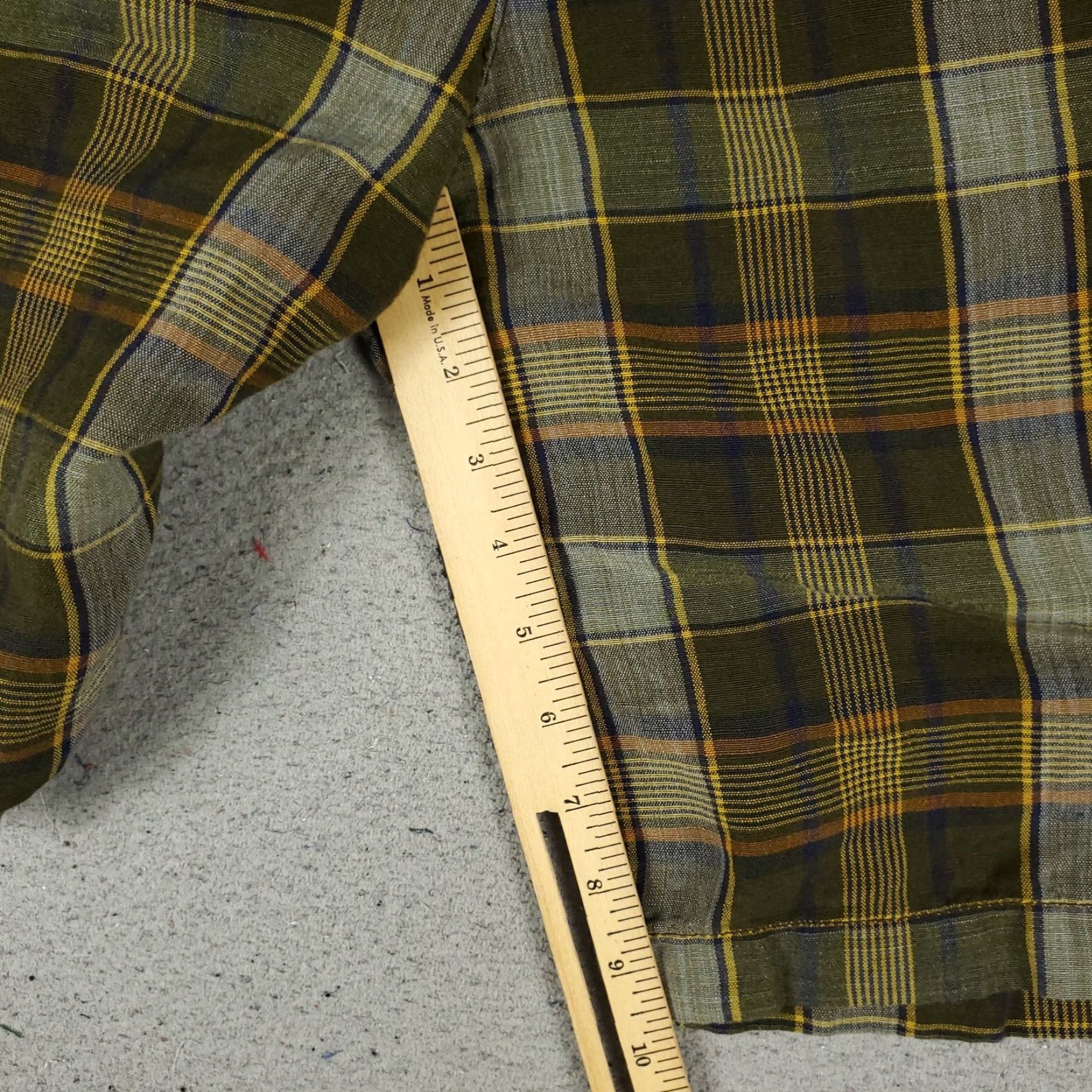 Tommy Bahama VINTAGE Tommy Bahama Shorts Men 33 Green Plaid Linen Casual Flat Front Chino Size US 33 - 6 Thumbnail