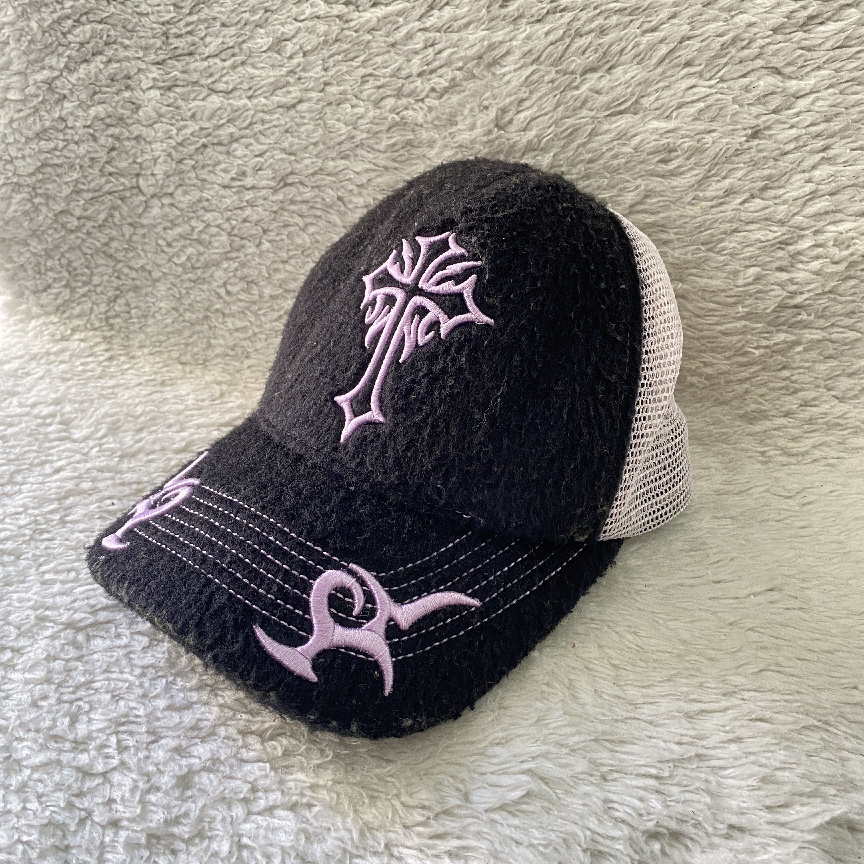 Other Urban Outfitters Embroidered Cross Snapback Trucker Hat Size ONE SIZE - 16 Thumbnail