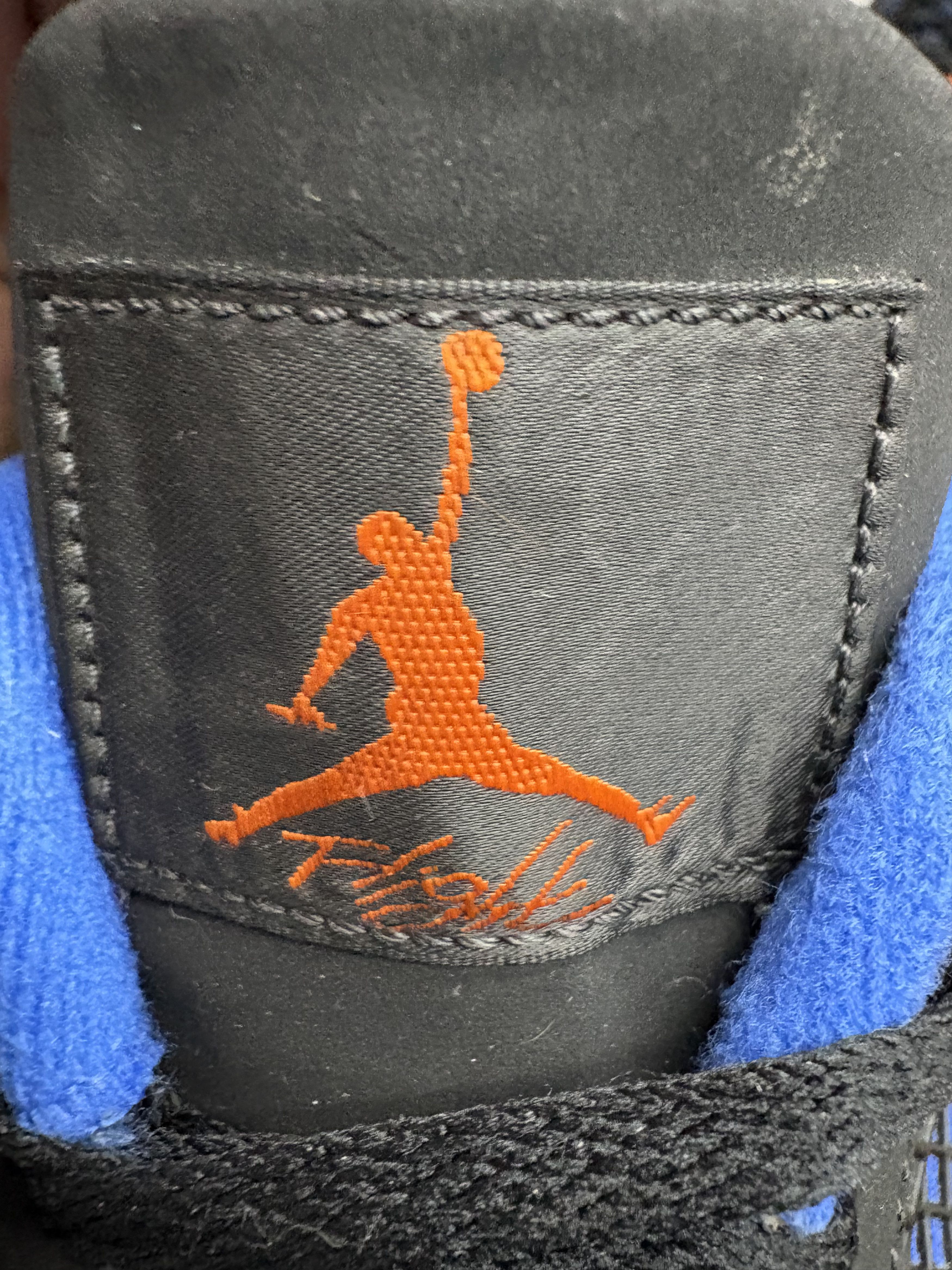 Jordan Brand Air Jordan 4 Retro "Cavs" (GS) **PRE-OWNED** REP. BOX Size US 6.5 / EU 39-40 - 6 Thumbnail