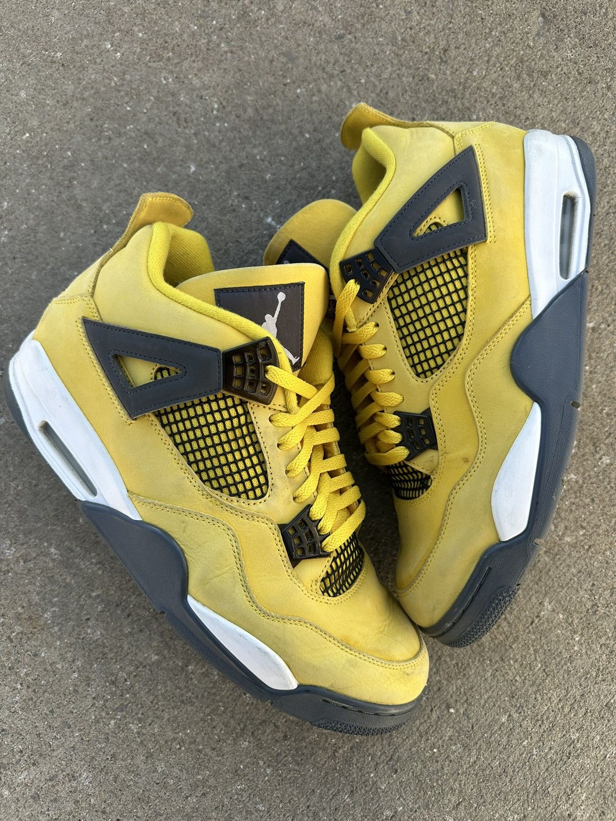 Nike Air Jordan 4 Retro Lightning 2021 size 12