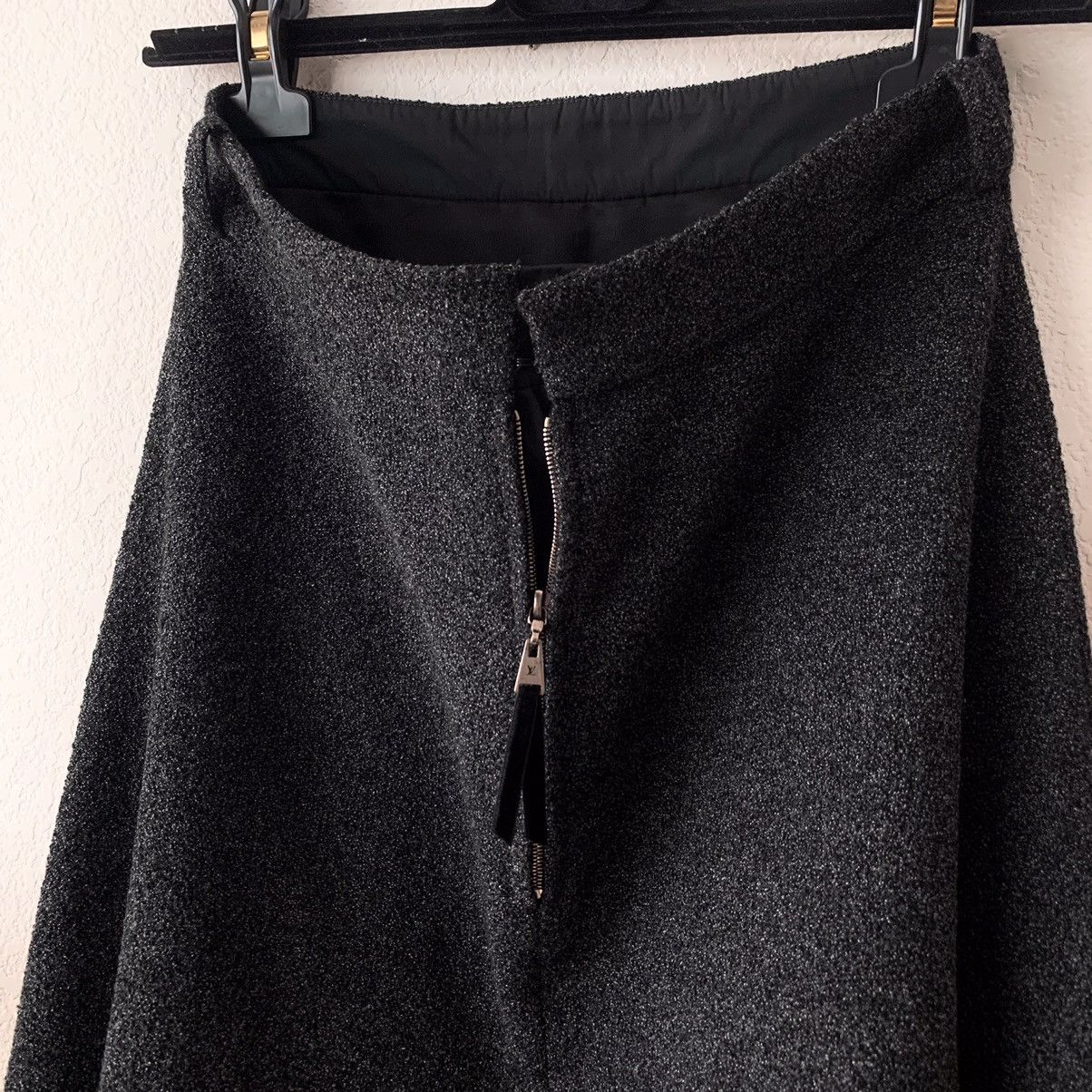 Louis Vuitton Louis Vuitton wool blend flare skirt Size 27" / US 4 / IT 40 - 6 Thumbnail
