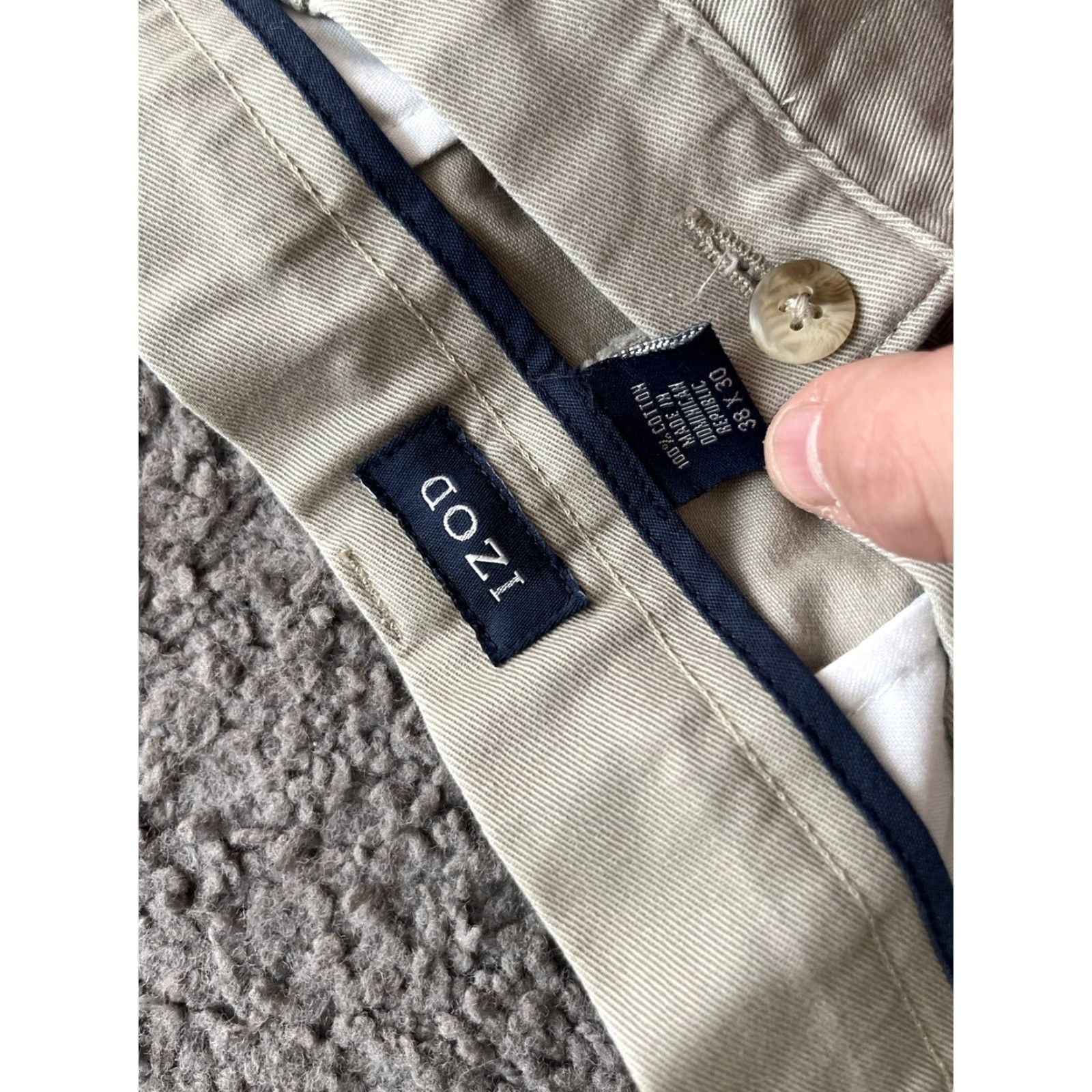 Izod Men’s IZOD 38x30 Khaki Cotton No-Iron Pleated Chino Pants EUC Size US 38 / EU 54 - 6 Thumbnail