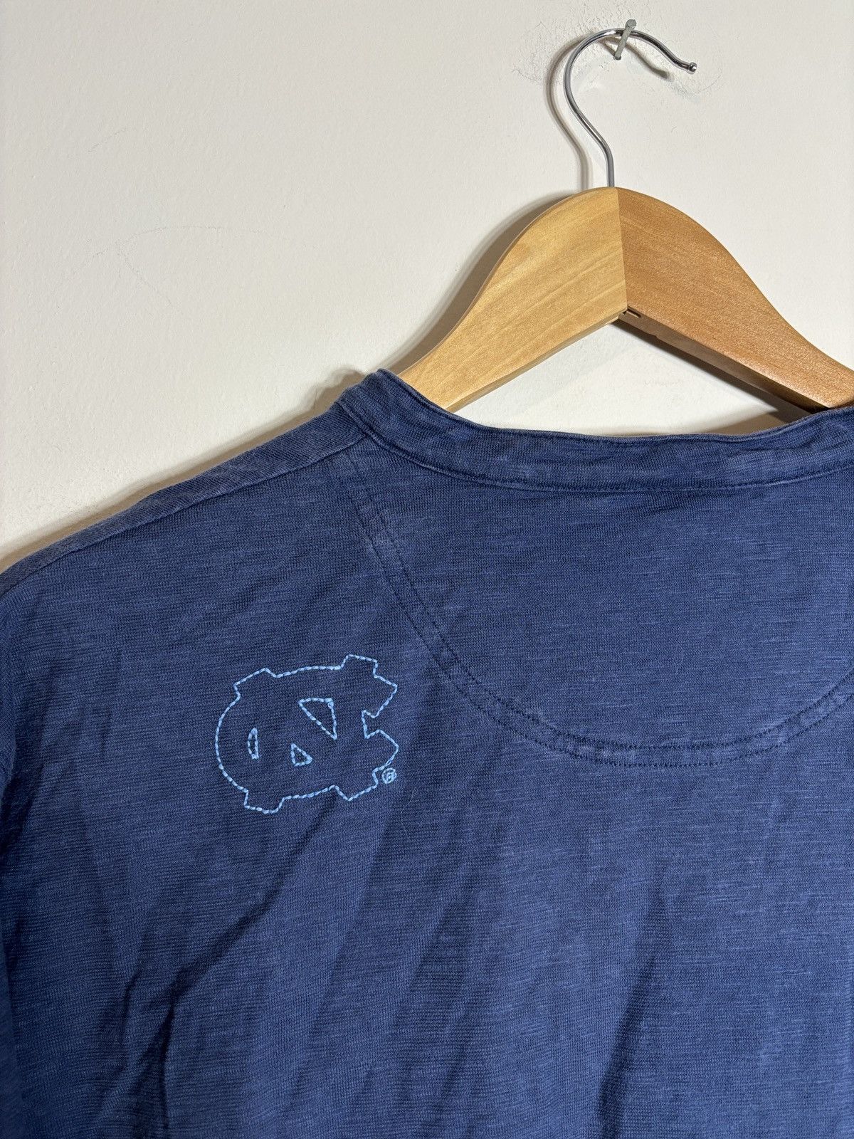 Nike Vintage Nike Carolina Tar Heels Long Sleeve Henley Y2K Large Size US L / EU 52-54 / 3 - 4 Thumbnail