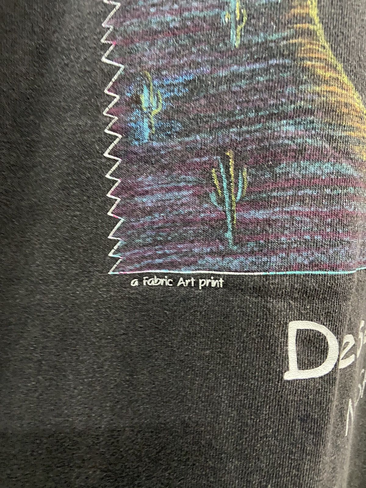 Vintage VINTAGE FABRIC ART PRINT JAVA COFE ALIEN DESERT TEE SHIRT Size US XL / EU 56 / 4 - 3 Thumbnail