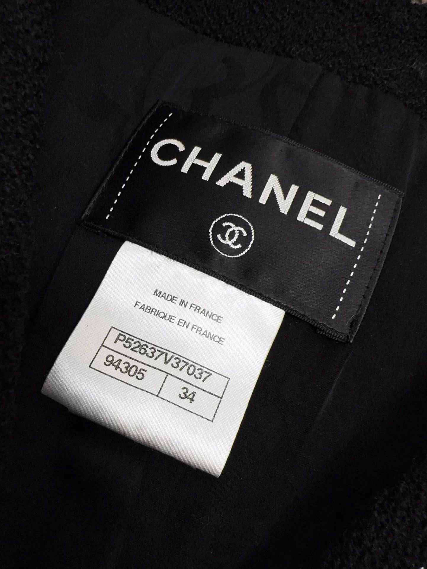 Chanel Chanel 15K Black Vneck 4-pocket Camellia buttons tweed 34 Size XS / US 0-2 / IT 36-38 - 7 Thumbnail