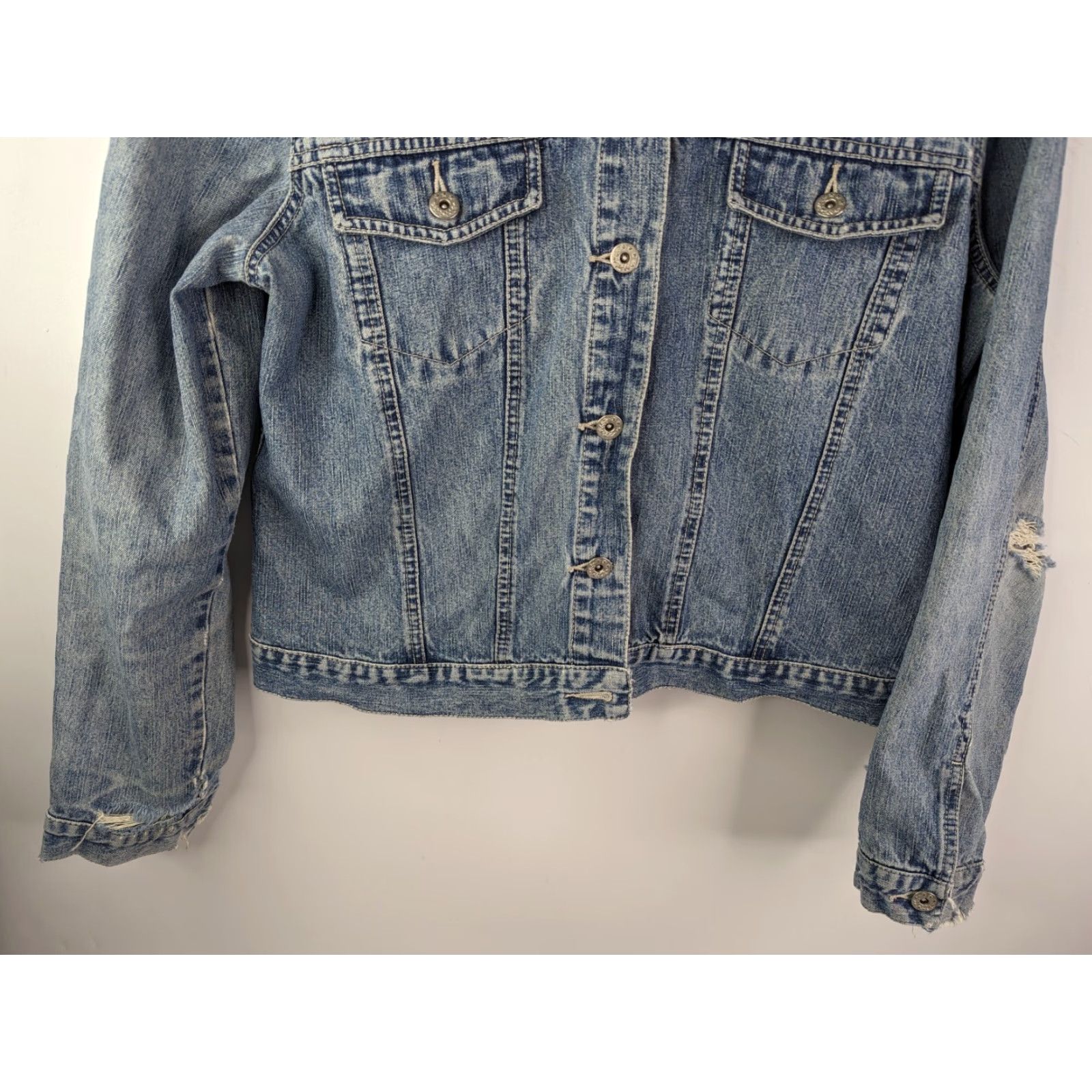 Faded Glory Faded Glory Denim Jacket Distressed Short Button Closure Women's L Medium Wash Indigo Vintage 90s Classic Collared Jacket Size L / US 10 / IT 46 - 3 Thumbnail
