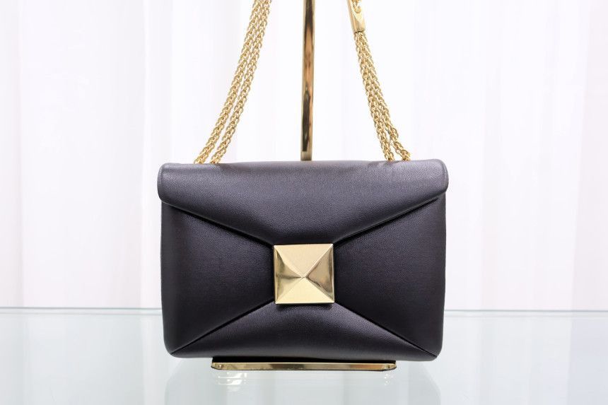 Valentino Nappa Leather One Stud Chain Shoulder Bag Black Department S Size ONE SIZE - 1 Thumbnail
