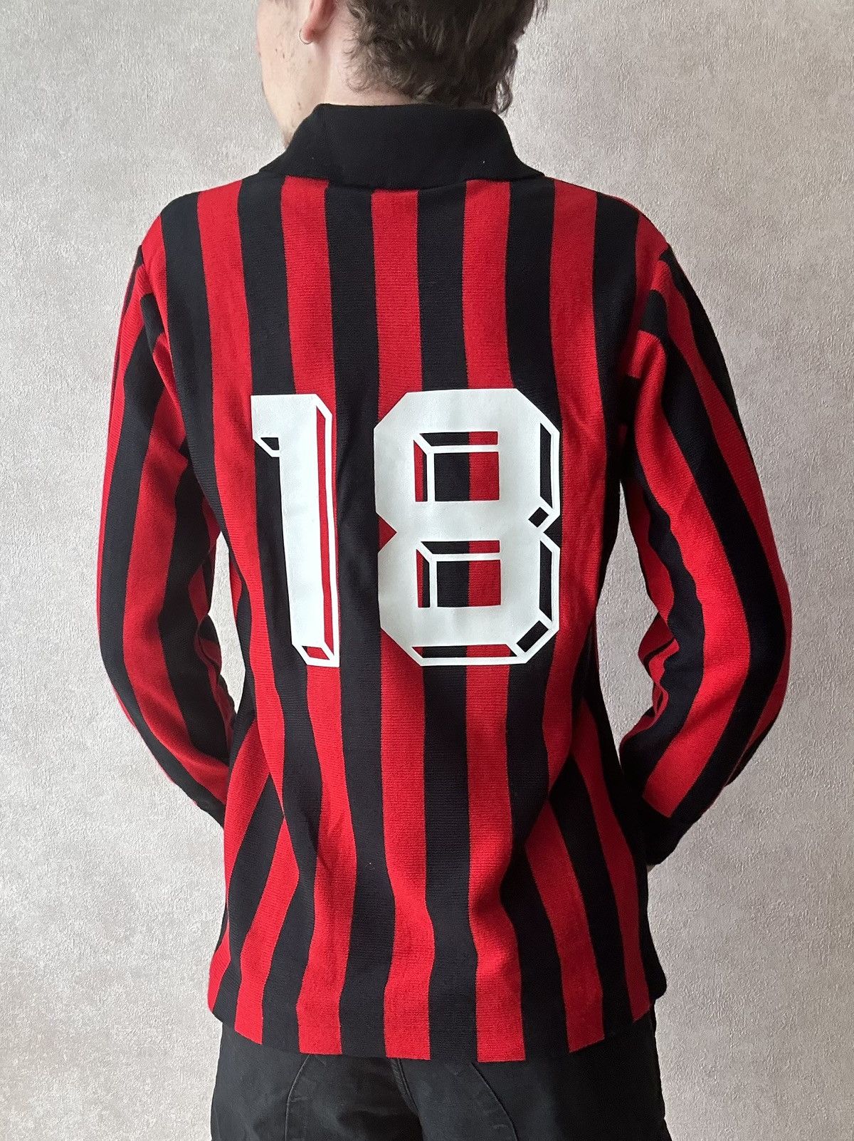 Other VERY RARE 1983/84 Ac Milan Long Sleeve Soccer Jersey Size US M / EU 48-50 / 2 - 4 Thumbnail