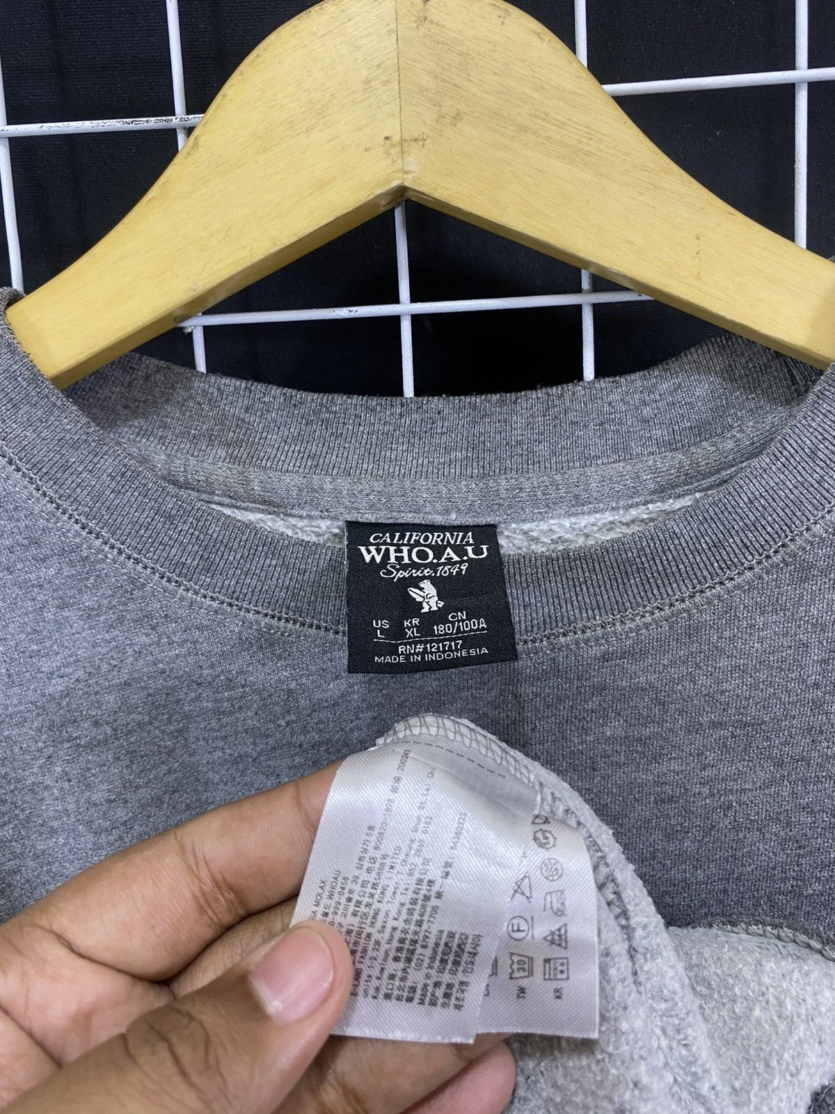 Who A.U. WHO.A.U CHAMPIONSHIP CREWNECK Size US L / EU 52-54 / 3 - 4 Thumbnail