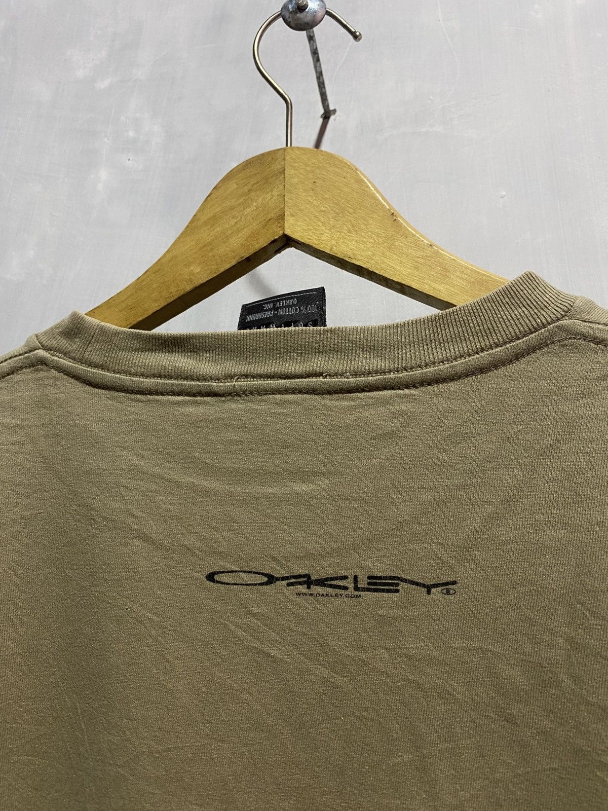 Oakley Vintage oakley software glitter logo icon tshirt Size US M / EU 48-50 / 2 - 4 Thumbnail