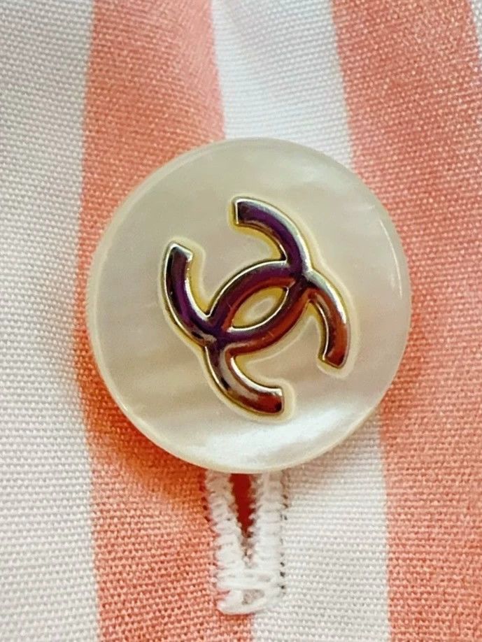 Chanel Chanel White striped full-print double c full-print logo s Size 42" / US 20 - 6 Thumbnail