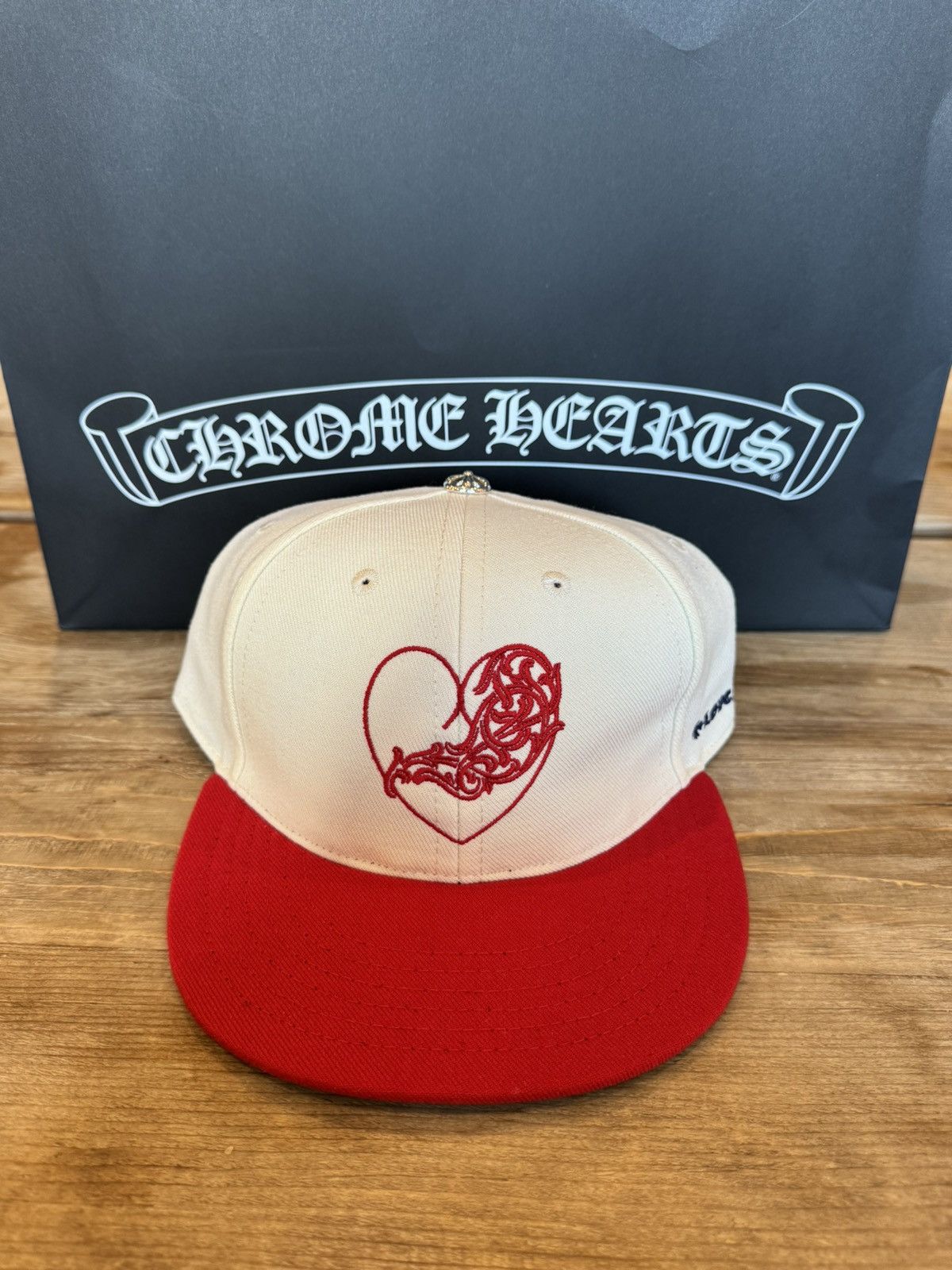 Chrome Hearts Chrome Hearts Fitted Hat White / Red Size ONE SIZE - 1 Thumbnail