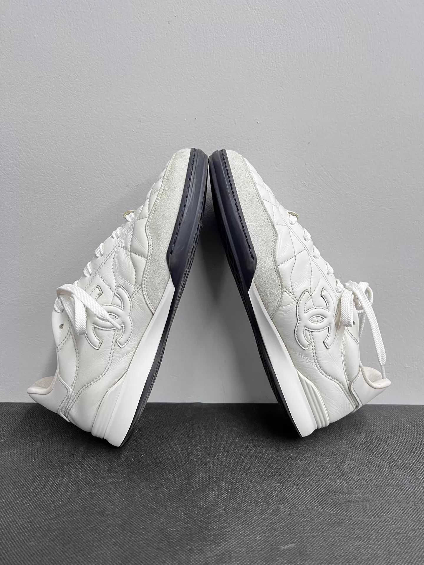 Chanel Chanel 25S White German Trainer Low Top EUR37 Size US 6 / IT 36 - 6 Thumbnail