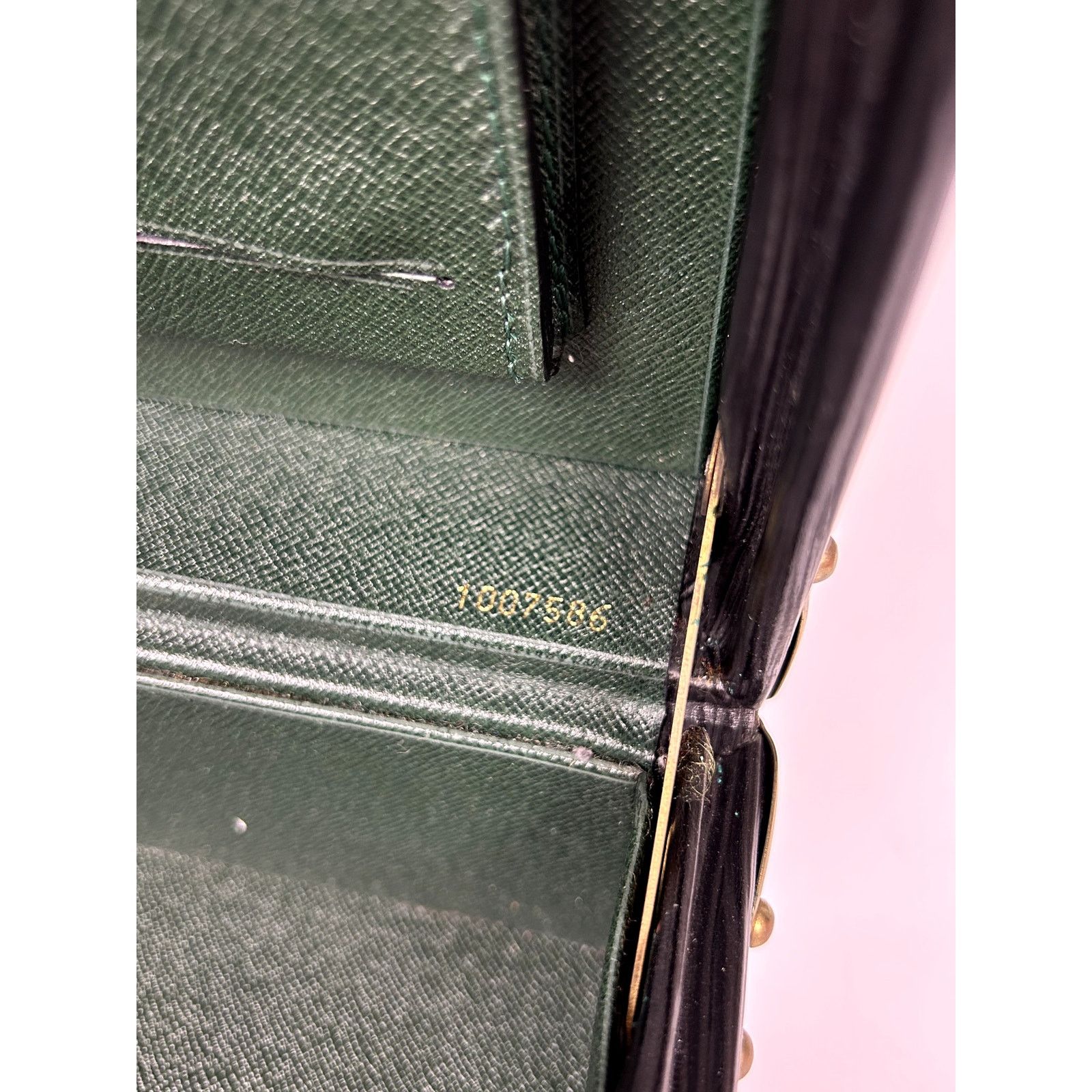 Louis Vuitton Louis Vuitton Epi Leather President Briefcase Size ONE SIZE - 14 Thumbnail