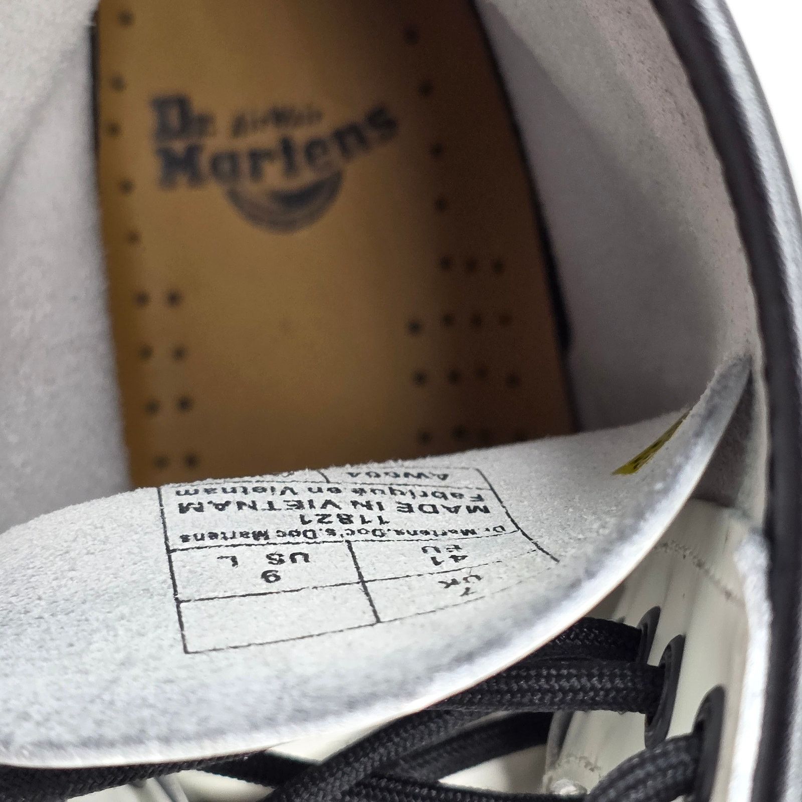 Dr. Martens Dr Martens Women's White Smooth Leather Combat Lace Up Boots Size US 9 / IT 39 - 15 Thumbnail