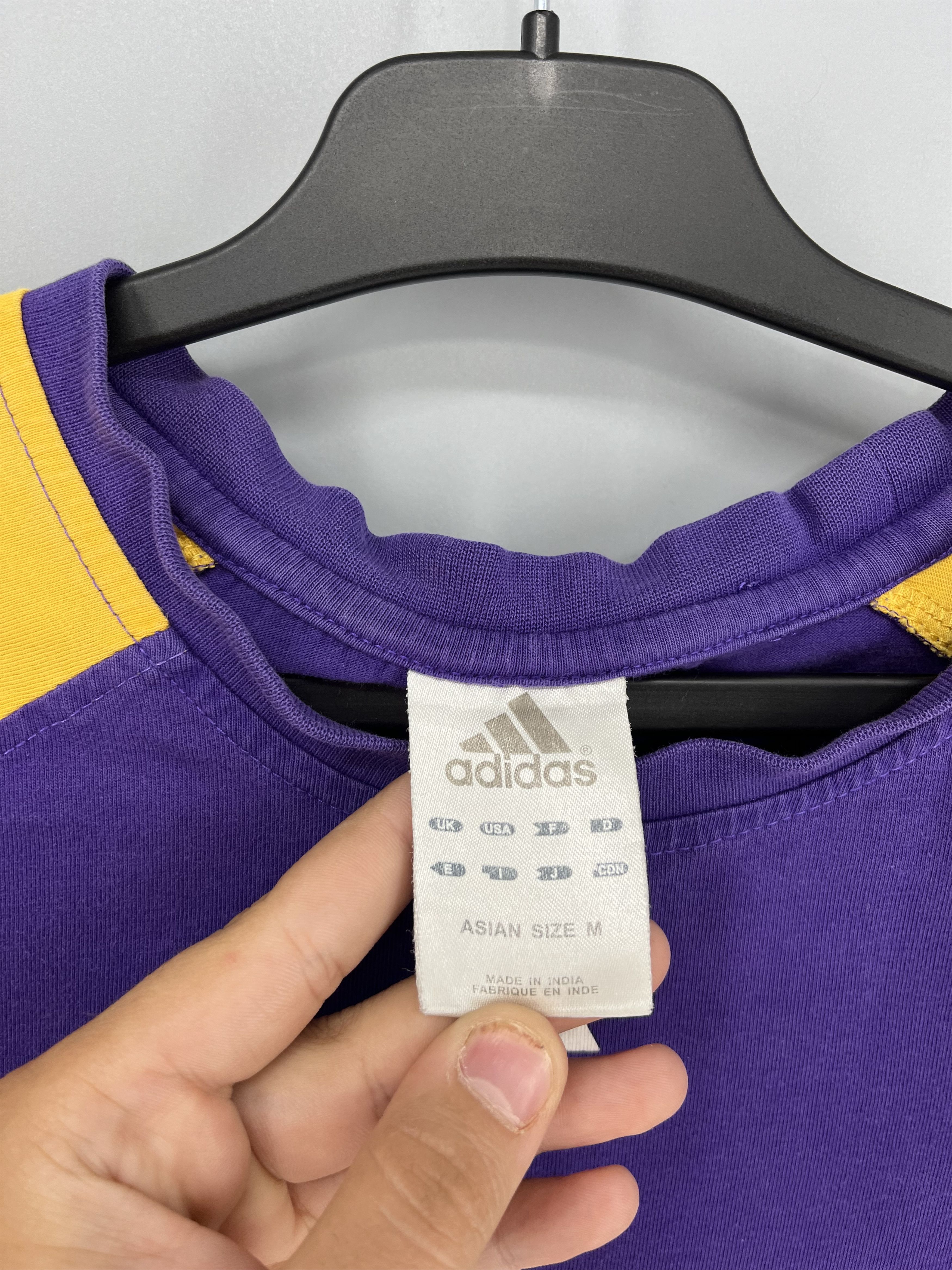 Adidas 🔷Vintage Adidas L.A. Lakers Kobe Bryant #24 T-shirt🔷 Size US M / EU 48-50 / 2 - 7 Thumbnail