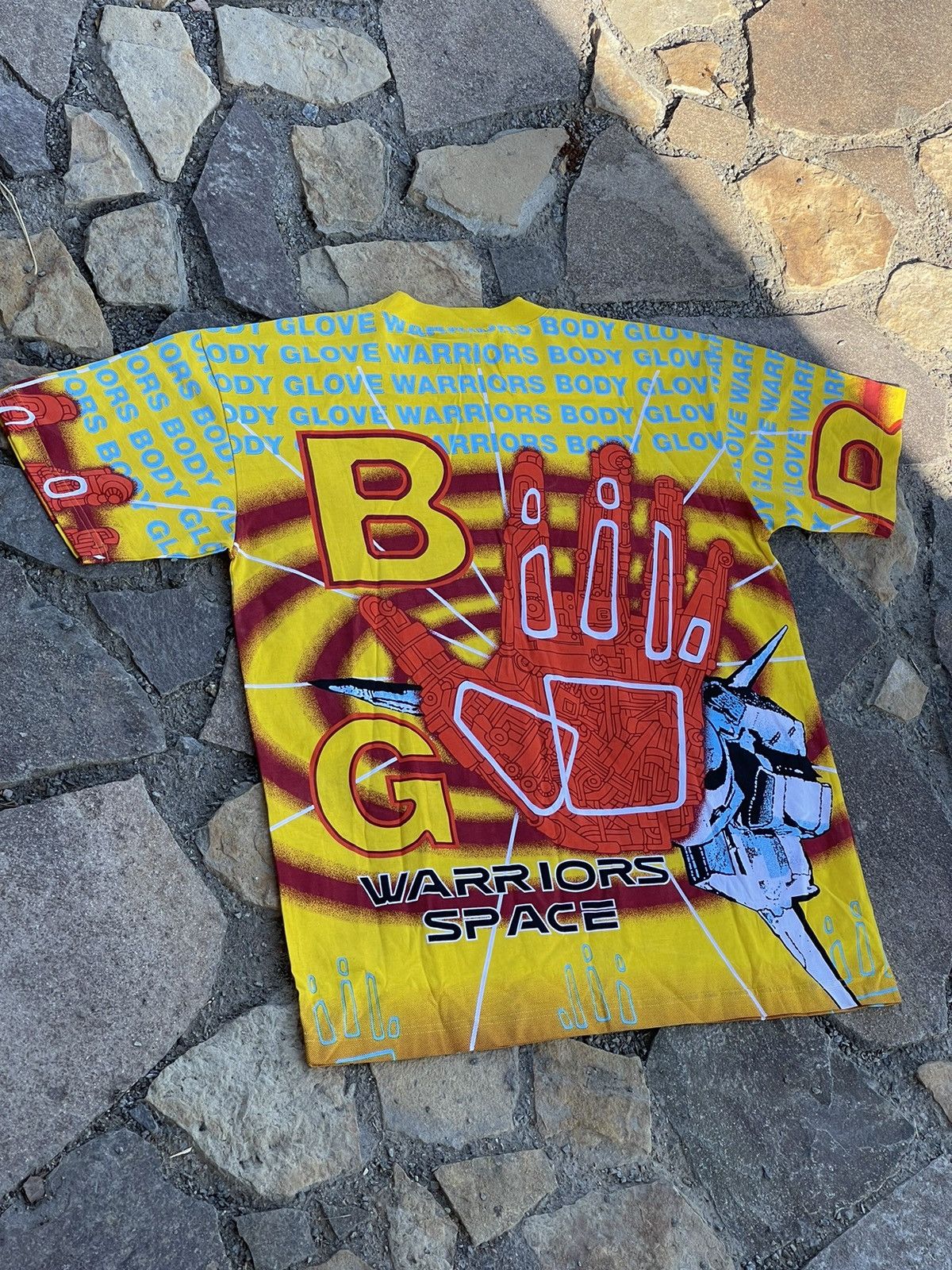 Body Glove Body Glow Vintage Yellow Graphic Overprint warriors t-shirt Size US M / EU 48-50 / 2 - 18 Thumbnail