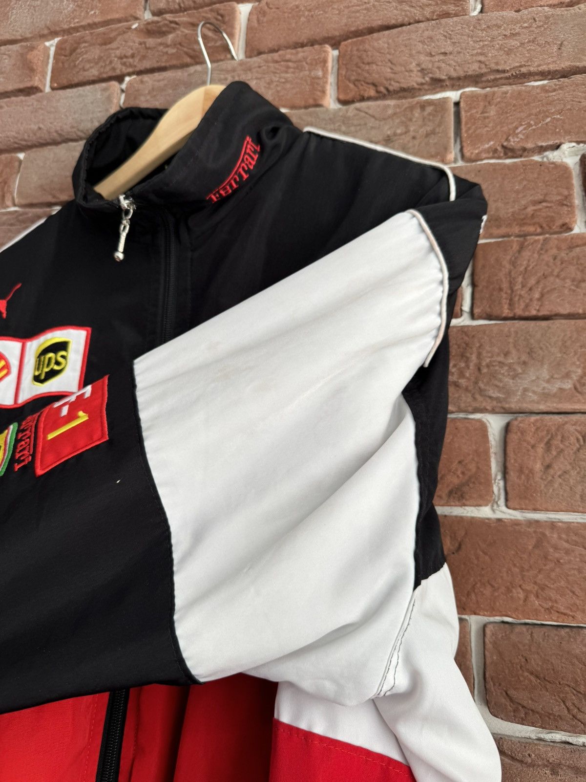 Ferrari Vintage Y2k Ferrari Racing Formula One Rare Hype Jacket Size US L / EU 52-54 / 3 - 12 Thumbnail