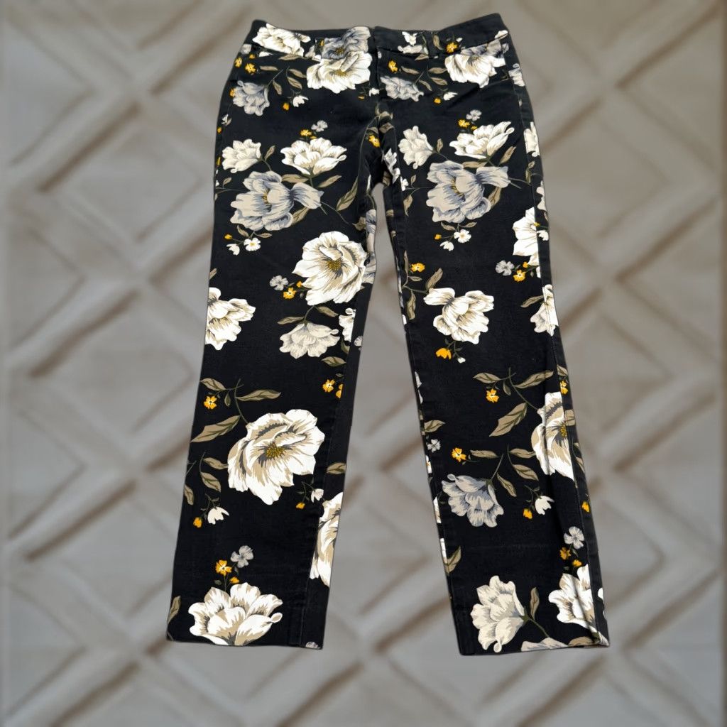 Old Navy VINTAGE Old Navy Women's Cropped Pants Size 6 Gray Floral Stretch Slim Fit Casual Spring Summer Size 28" / US 6 / IT 42 - 1 Thumbnail