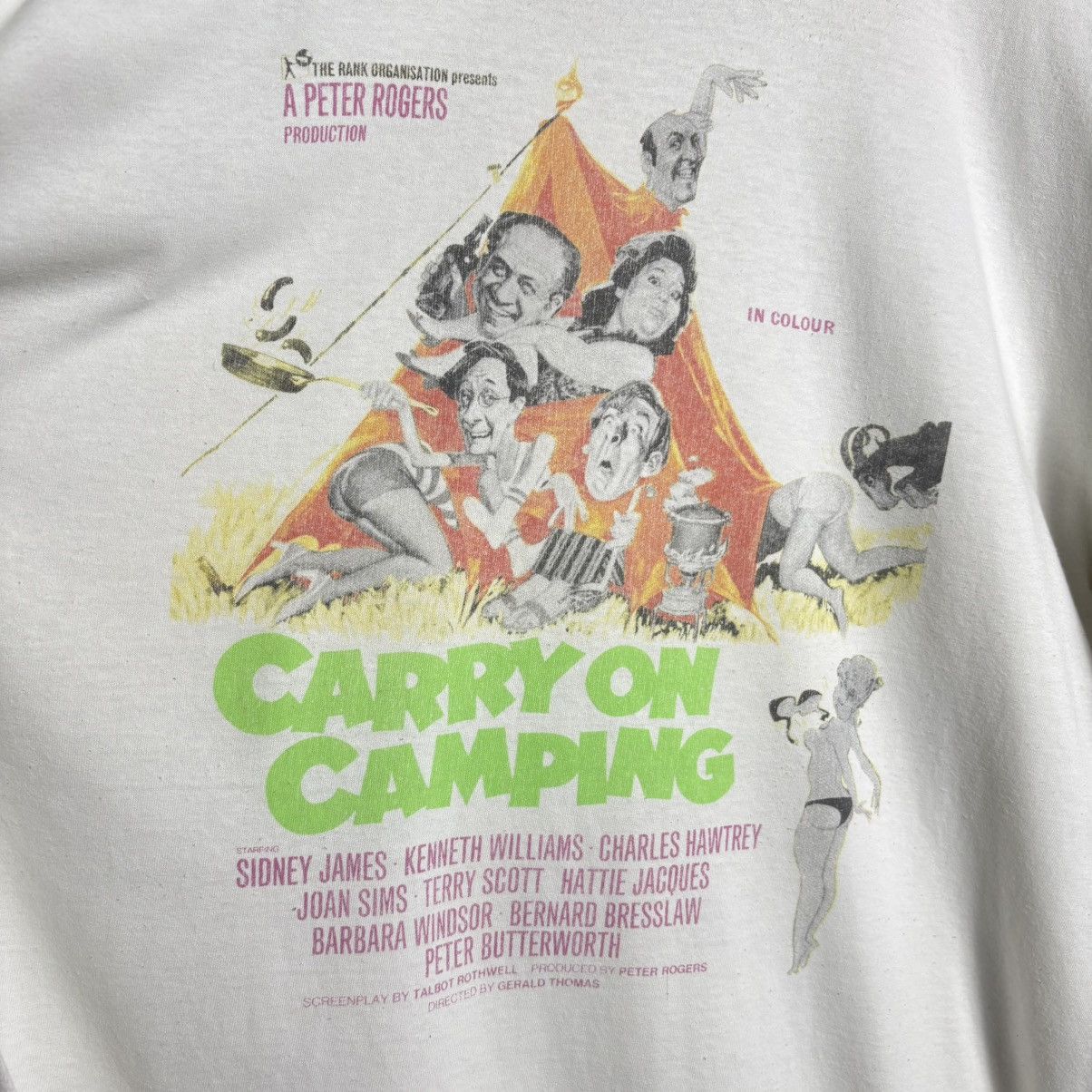 Vintage Vintage Y2K Carry On Camping Film Comedy Movie T-Shirt Size US XL / EU 56 / 4 - 2 Thumbnail