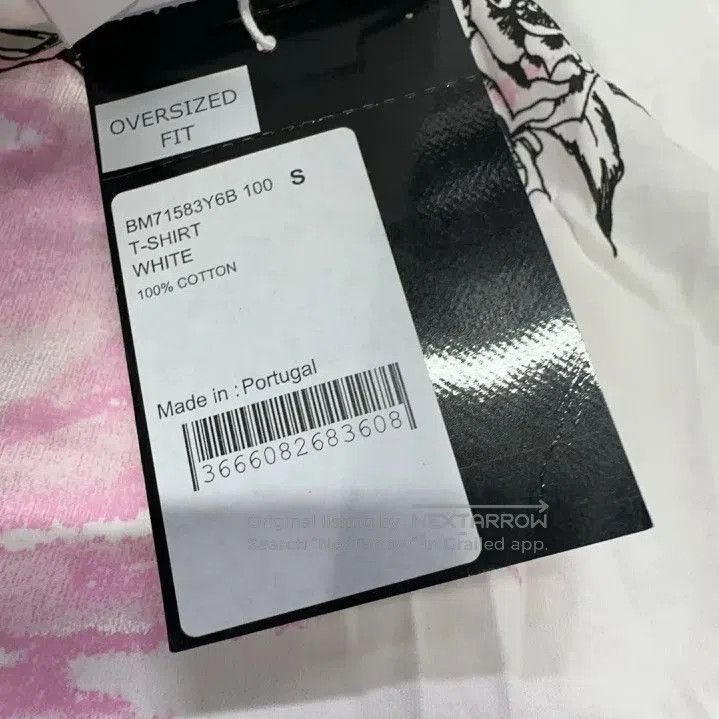 Givenchy Givenchy FW21 Gothic Print Loose Short-Sleeve T-Shirt. Size US S / EU 44-46 / 1 - 5 Thumbnail