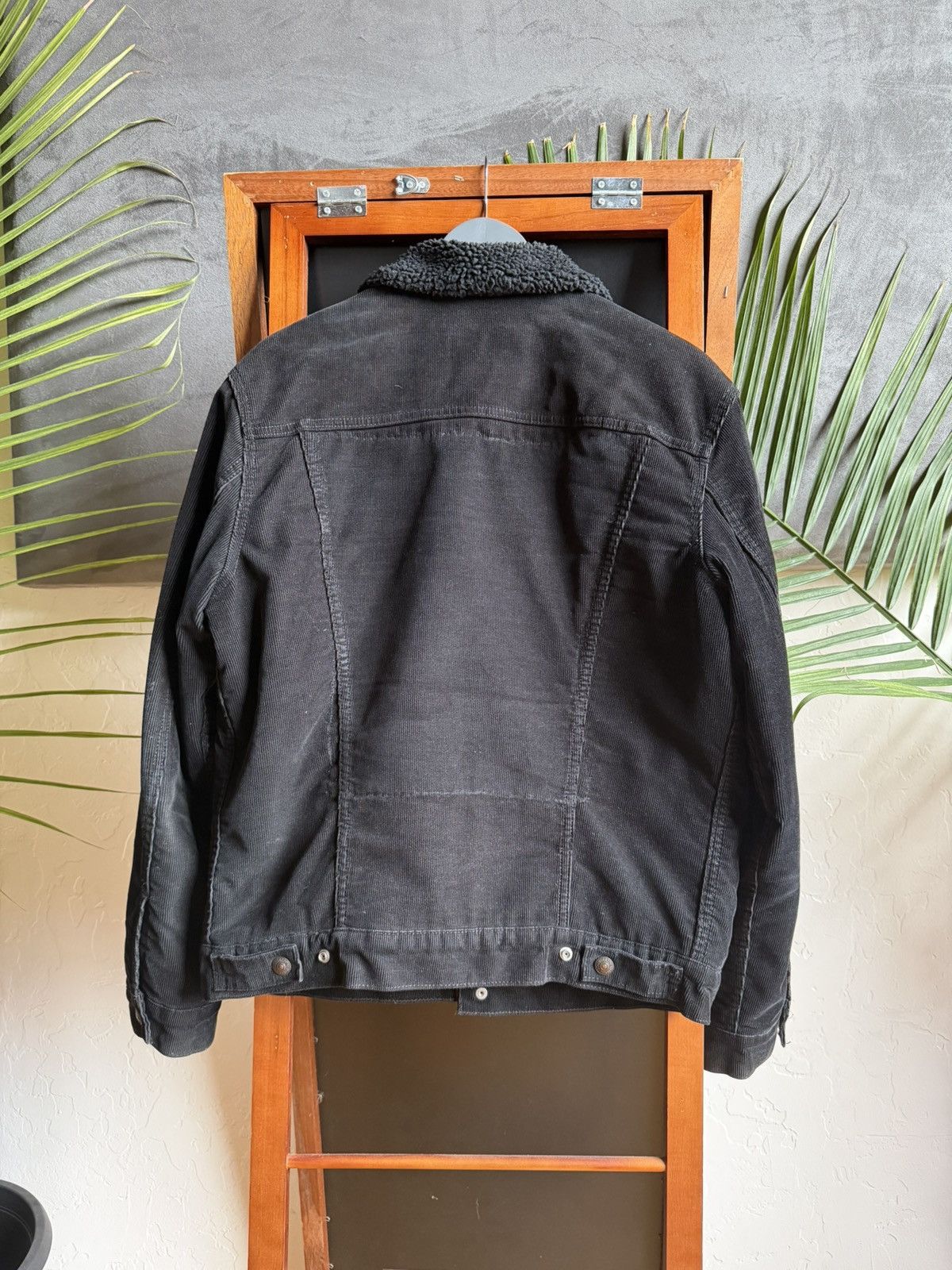 Levi's Vintage Clothing Levi’s Black Corduroy Sherpa Trucker Size US M / EU 48-50 / 2 - 2 Thumbnail