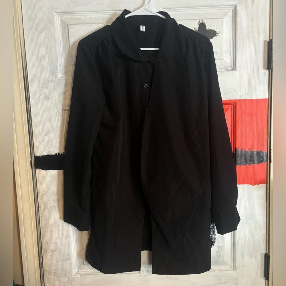 Designer Ucozee medium black button down Size M / US 6-8 / IT 42-44 - 1 Thumbnail
