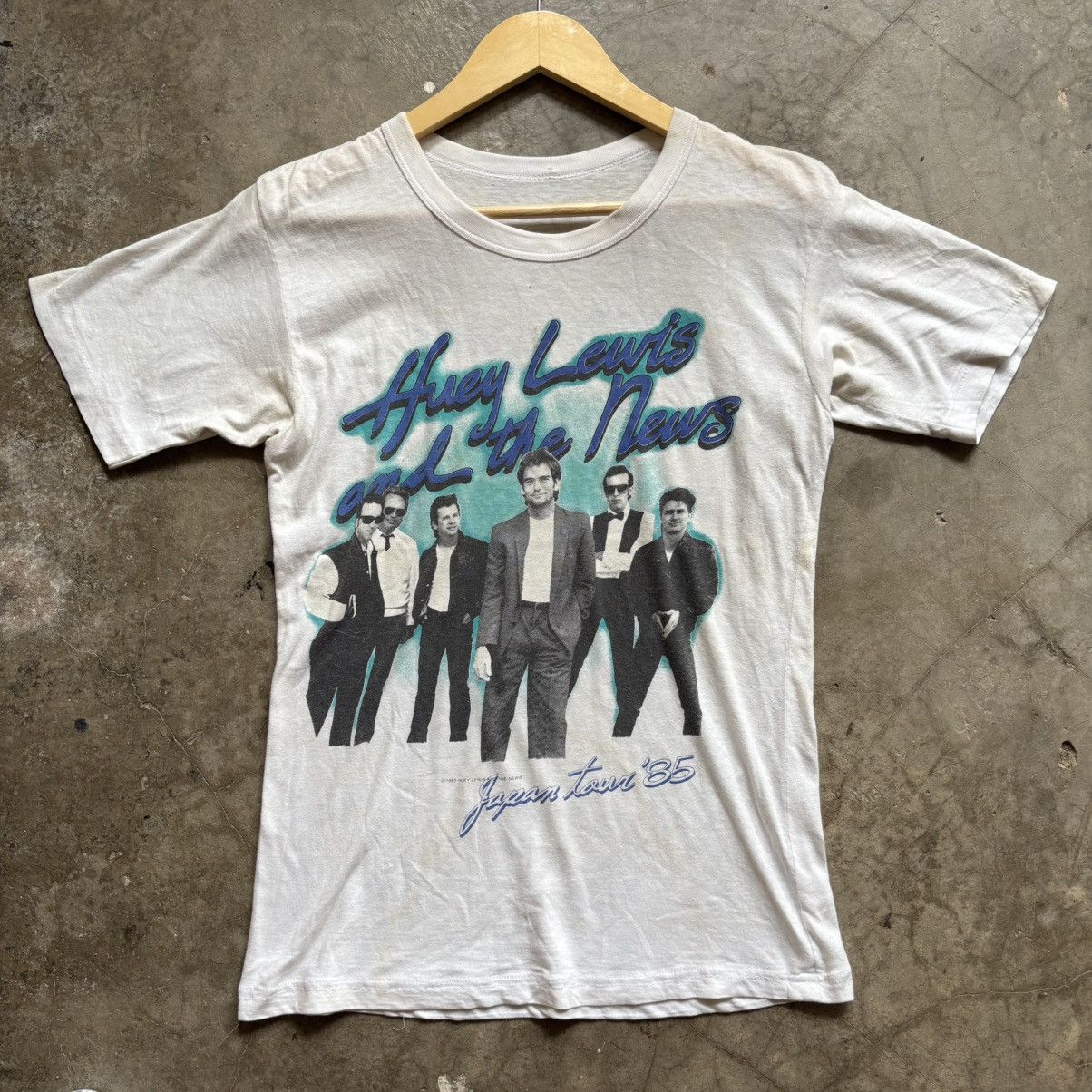 Band Tees Huey lewis and the news vintage 80s band Size US M / EU 48-50 / 2 - 1 Thumbnail
