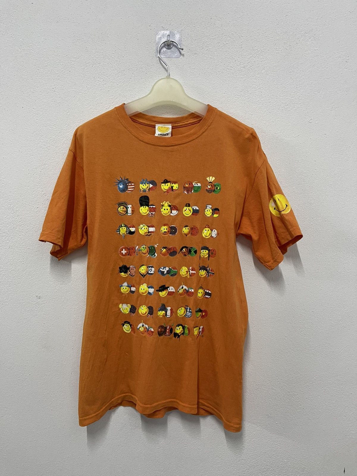 Vintage Vintage Smile Face T-shirt 📸 Size US M / EU 48-50 / 2 - 1 Thumbnail