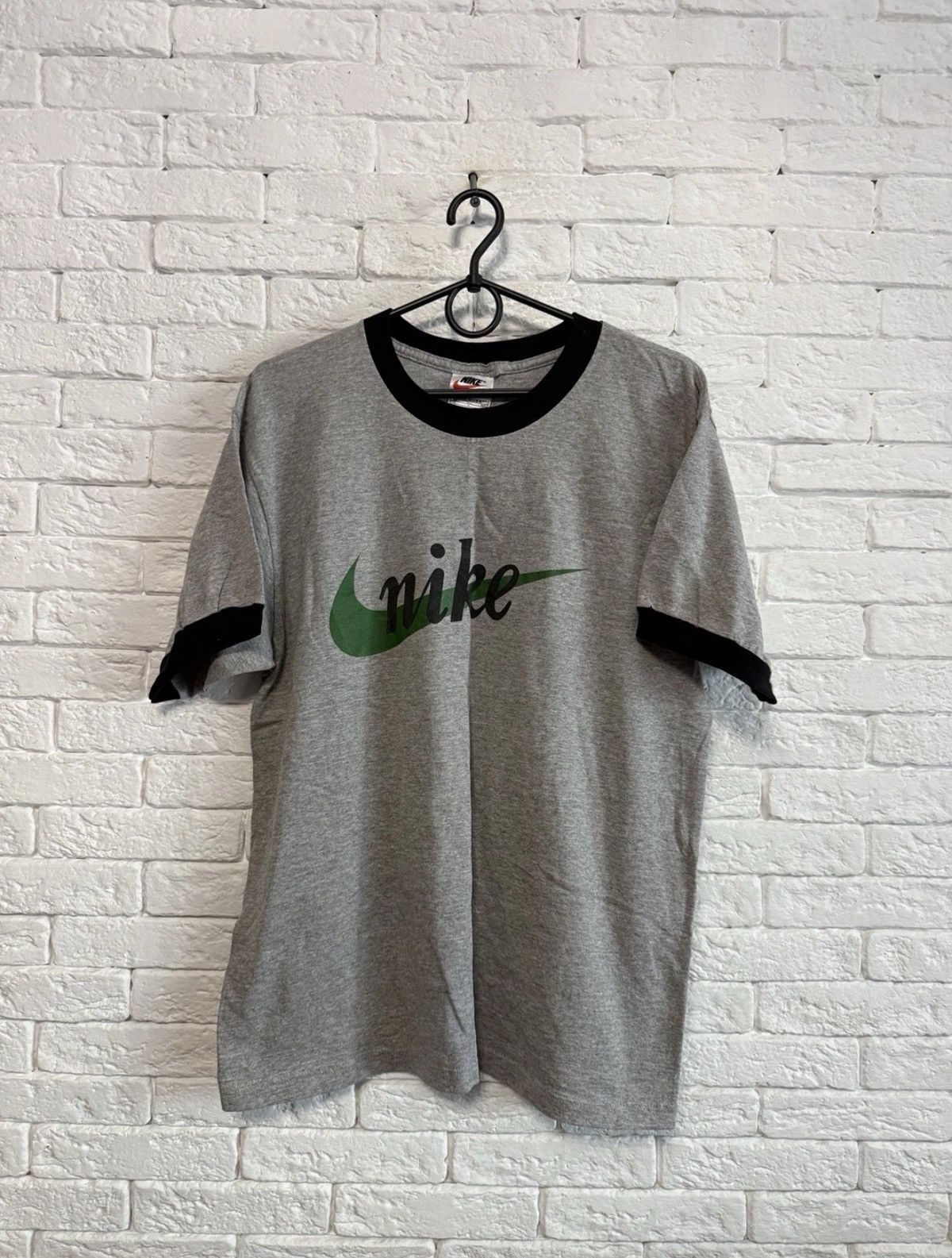 Nike Vintage Nike T-shirt Huge Logo Tee Sz M Size US M / EU 48-50 / 2 - 1 Thumbnail