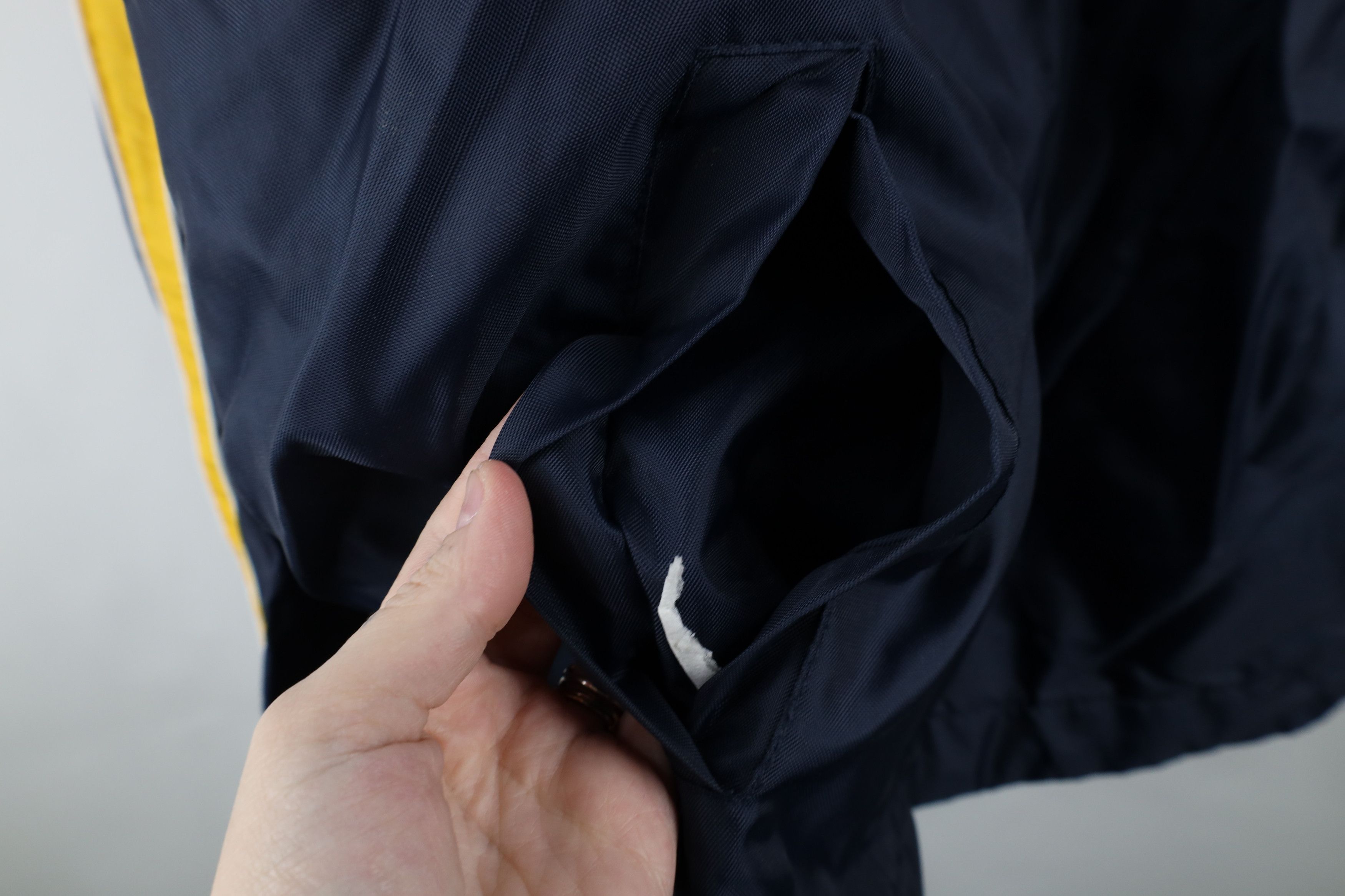 Vintage Vintage 90s Lined Virginia University Windbreaker Jacket Size US XL / EU 56 / 4 - 7 Thumbnail
