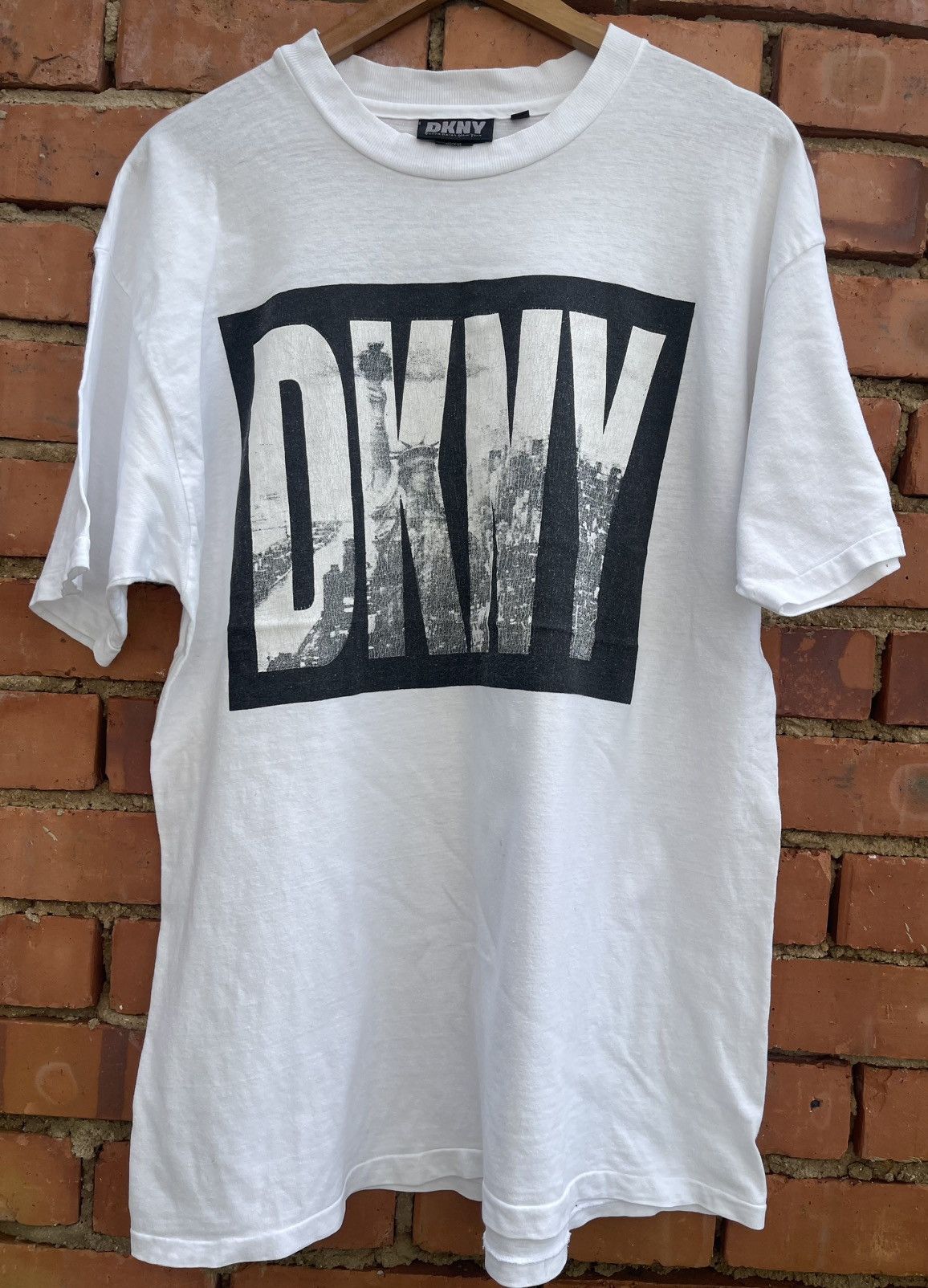 DKNY Vintage 90's DKNY Jeans Tee Tshirt Size US M / EU 48-50 / 2 - 1 Thumbnail