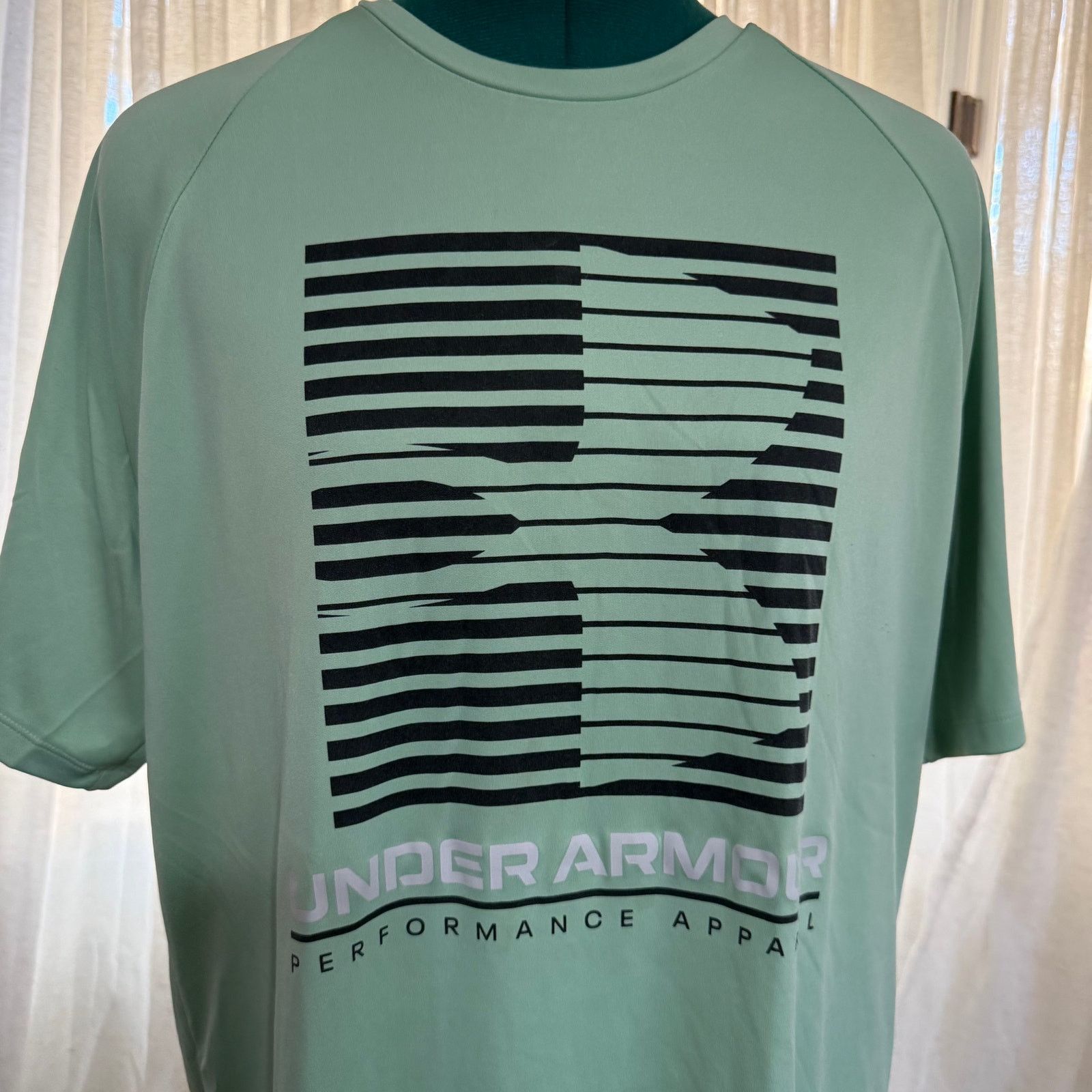 Under Armour Under Armour Graphic Performance T-Shirt | Sz L Size US L / EU 52-54 / 3 - 3 Thumbnail