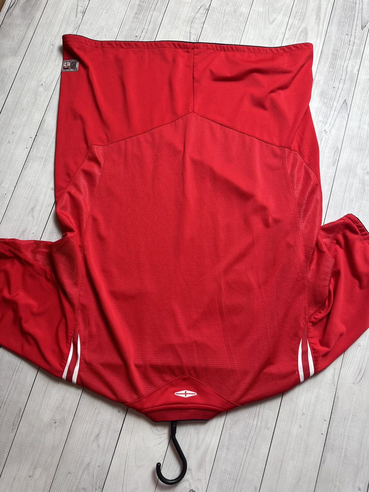 Umbro × Vintage Vintage Umbro England soccer jersey size L logo red Size US L / EU 52-54 / 3 - 10 Thumbnail