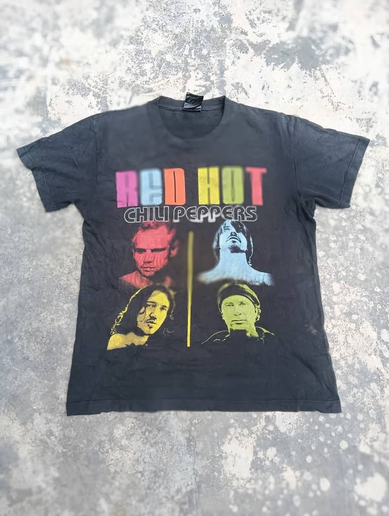 Band Tees Vintage Y2K red hot chili peppers summer tour o4 tshirts Size US M / EU 48-50 / 2 - 2 Thumbnail