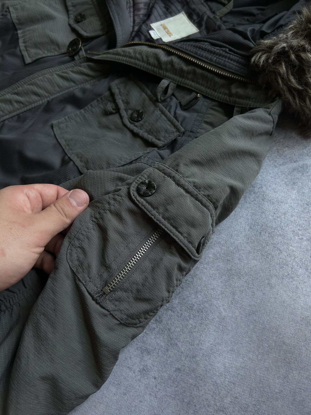 Japanese Brand Vintage Diesel Black/Gold Japanese Brand parkas jacket Size L / US 10 / IT 46 - 6 Thumbnail