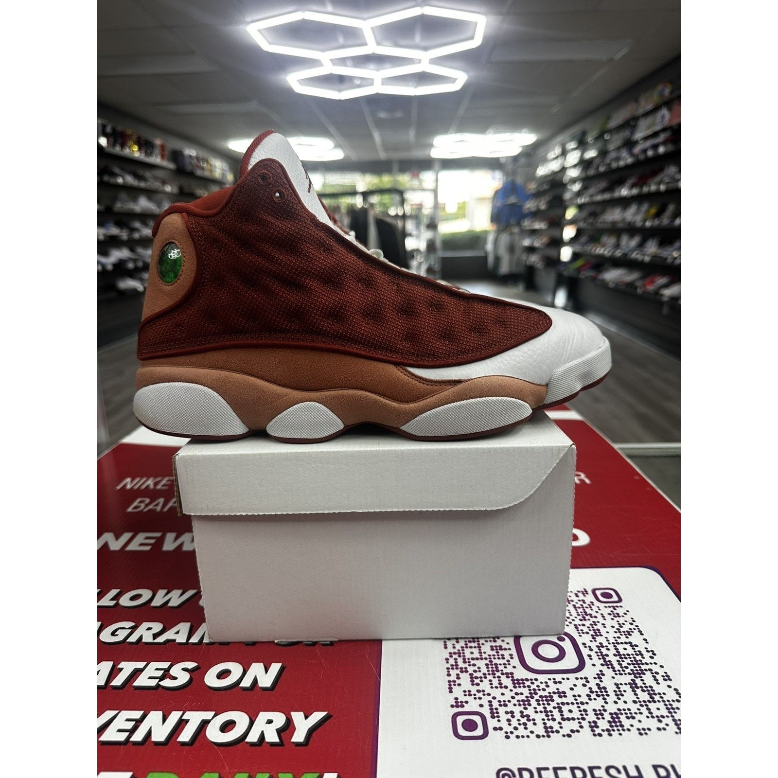 Jordan Brand Air Jordan 13 Retro Dune Red Terra Blush Size 12 DJ5982-601 Size US 12 / EU 45 - 1 Thumbnail