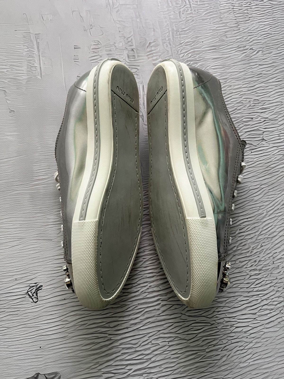 Miu Miu Miu Miu Silver Patent Leather Crystal Low-Top Sneakers Size US 10 / IT 40 - 4 Thumbnail