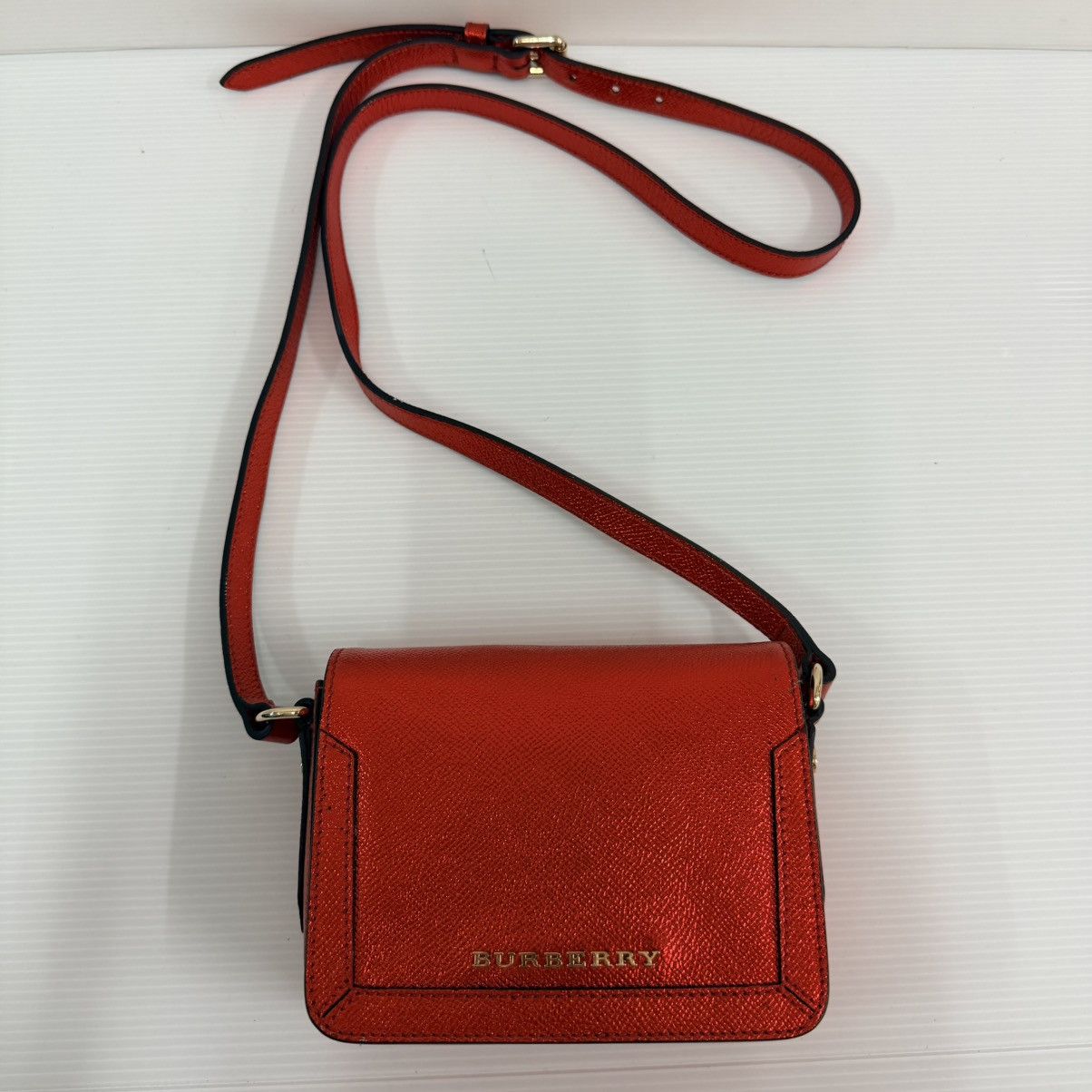Burberry Burberry Leather Red Slingbag Size ONE SIZE - 2 Thumbnail