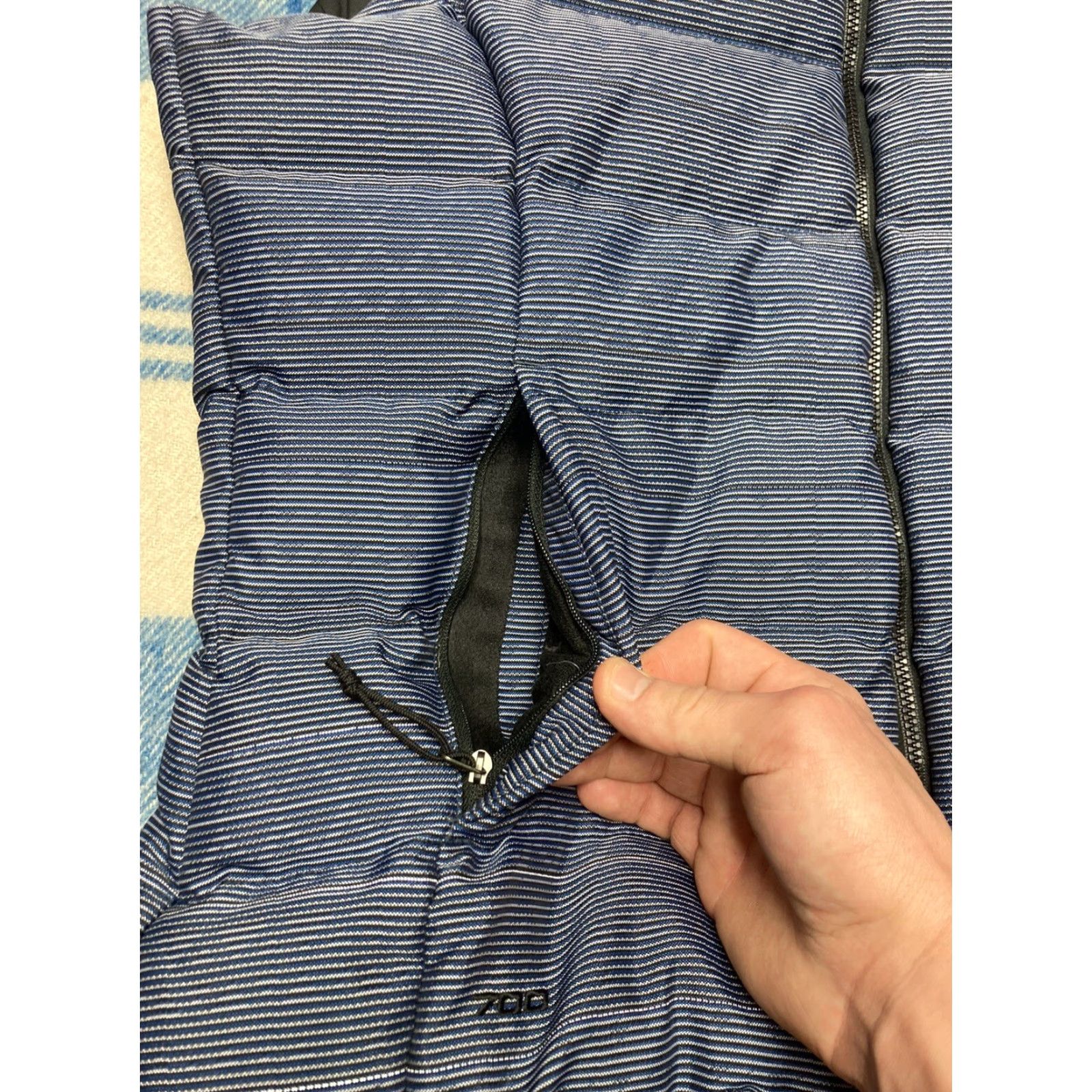 The North Face VINTAGE The North Face 700 Goose Down Vest Womens M Blue Puffer Jacket Winter Size M / US 6-8 / IT 42-44 - 5 Thumbnail