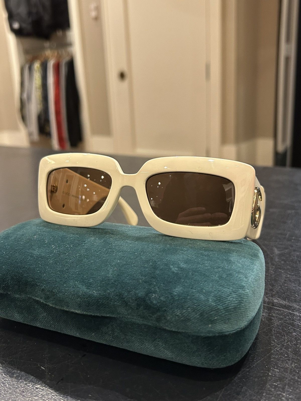 Gucci Gucci Ivory Sunglasses Size ONE SIZE - 1 Thumbnail