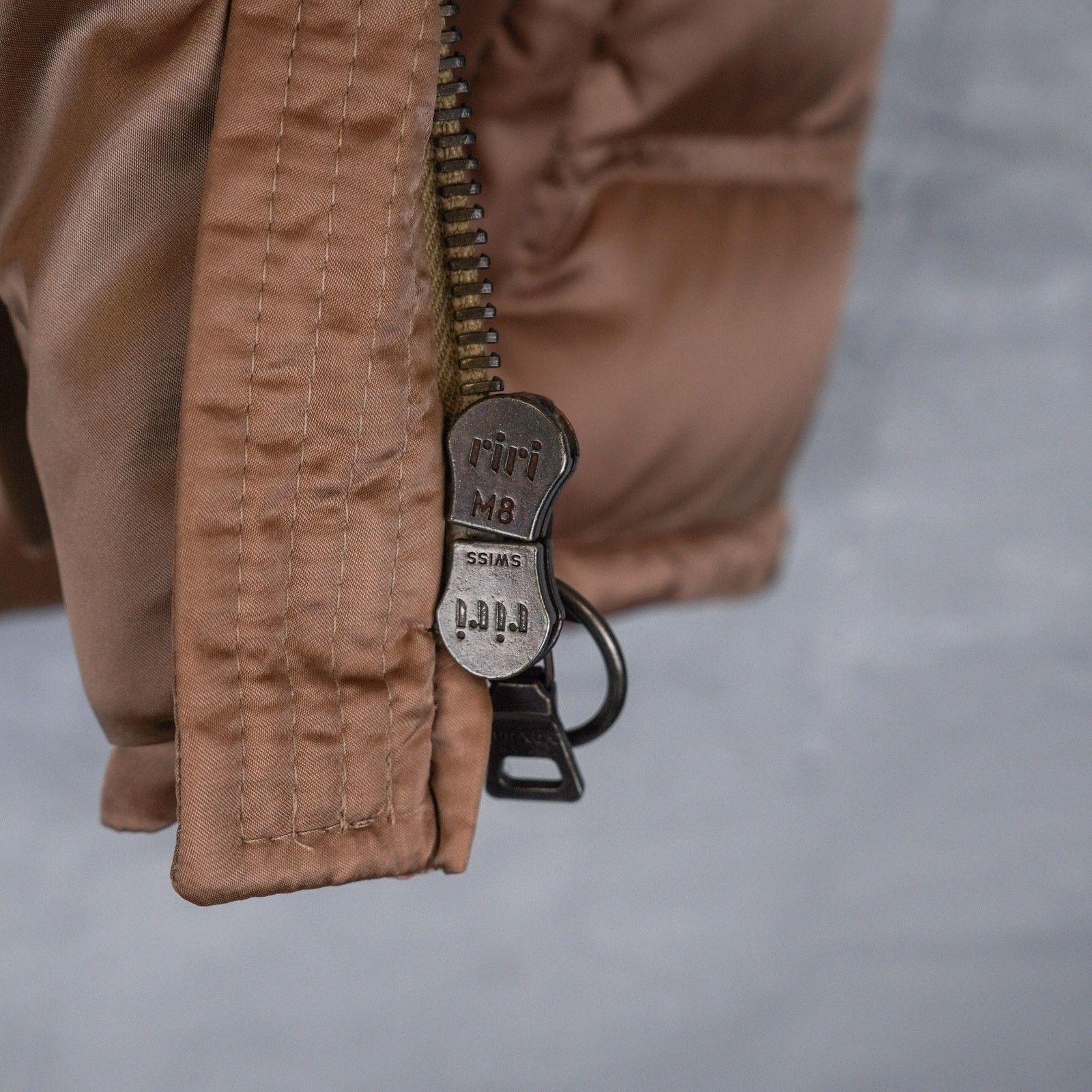 Prada Vintage prada brown nylon womens down puffer vest jacket Size M / US 6-8 / IT 42-44 - 13 Thumbnail
