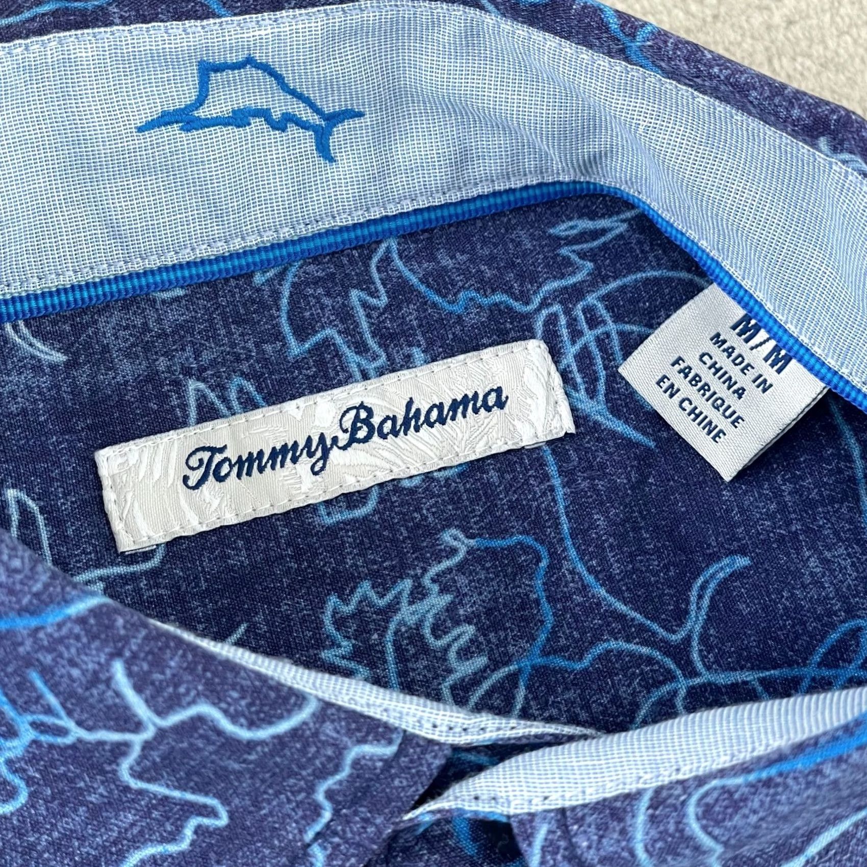 Tommy Bahama Tommy Bahama Between The Vines Shirt Men M Island Zone NWOT Island Navy Blue Silk 70%/Coolmax 30% Floral Short Sleeve Button-Up Collared Classic Mens Size US M / EU 48-50 / 2 - 2 Thumbnail
